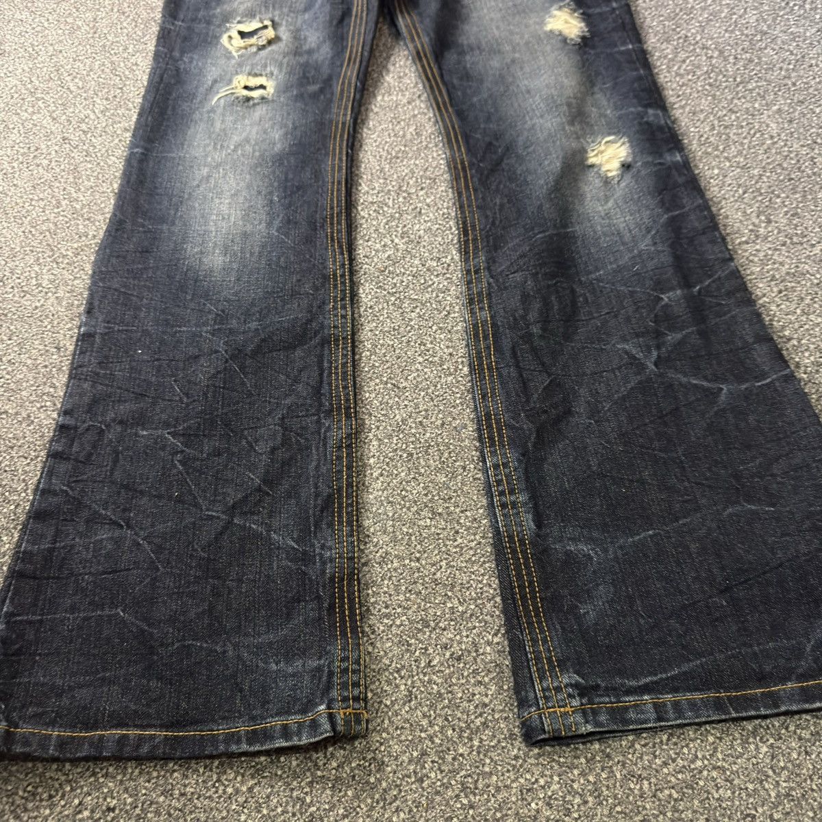 Le Grande Bleu (L.G.B.) 🇯🇵 Flared Affliction Distressed Whisker Embroidered Wings Size US 32 / EU 48 - 8 Thumbnail