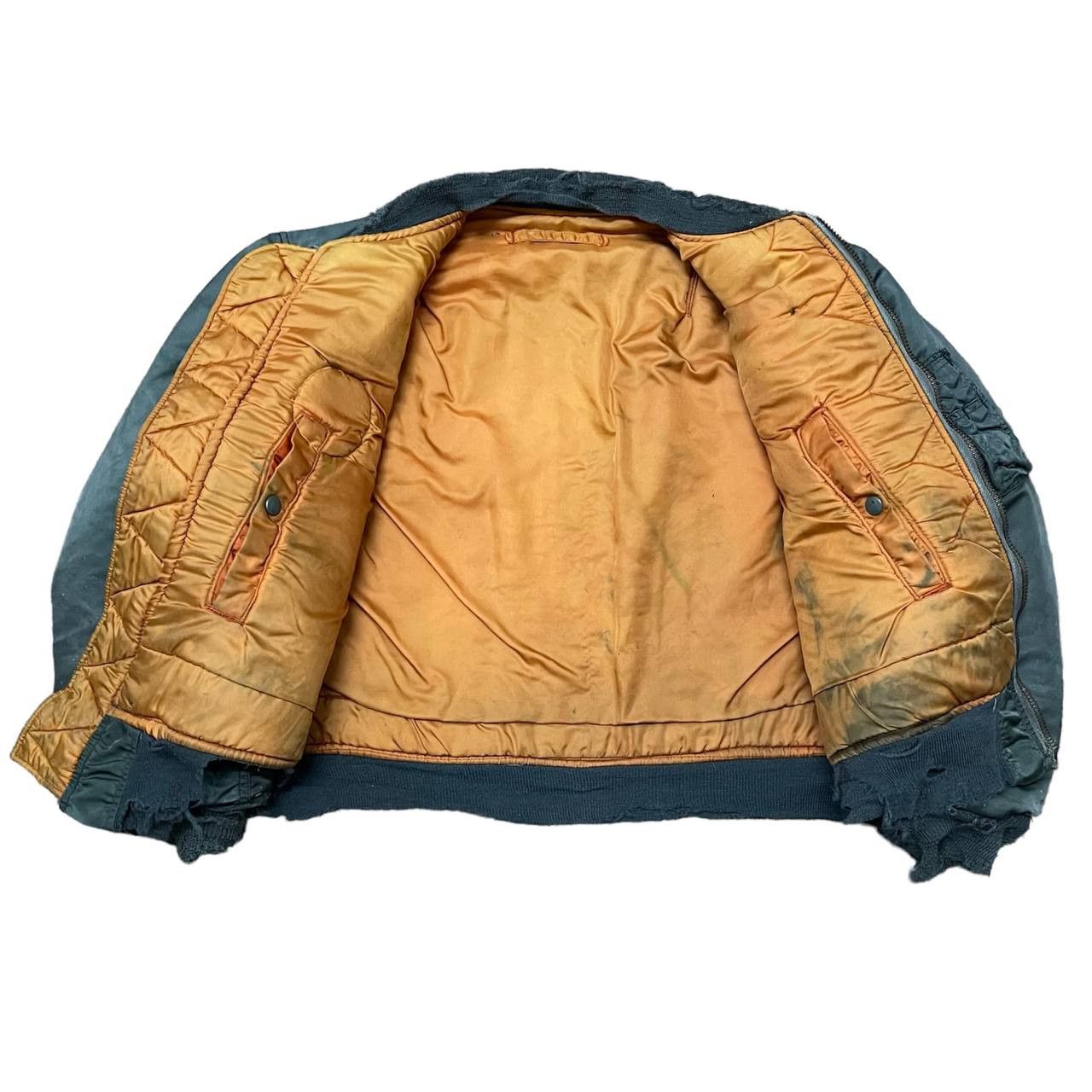 Alpha Industries Vintage 60's Alpha Industries Ma 1 Bomber Jacket Thrashed Size US M / EU 48-50 / 2 - 15 Thumbnail