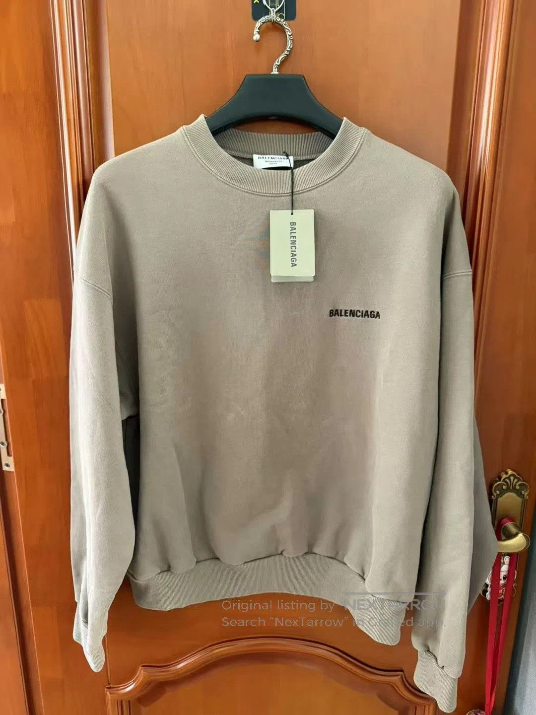 Balenciaga balenciaga beige long sleeve logo sweatshirt. Size US M / EU 48-50 / 2 - 1 Thumbnail