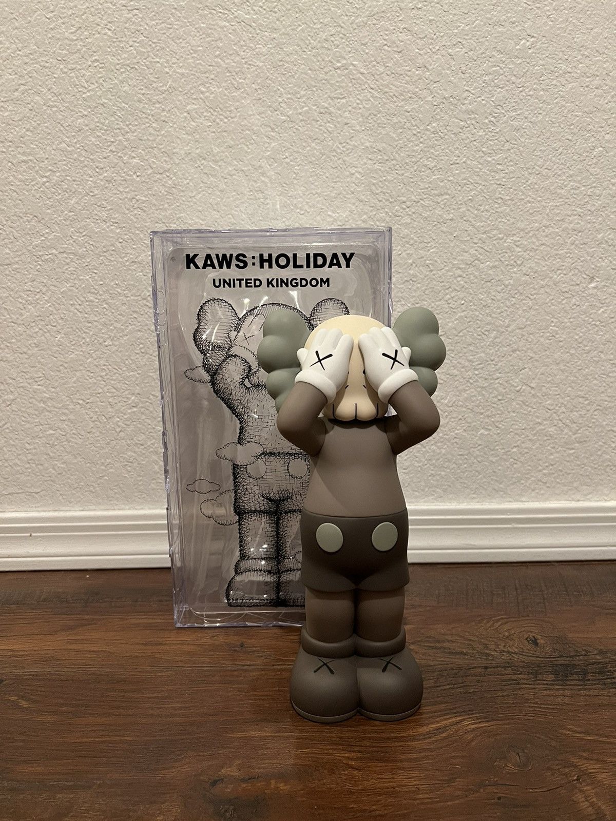image of Kaws Holiday Uk Vinyl Figure in Brown, Men's