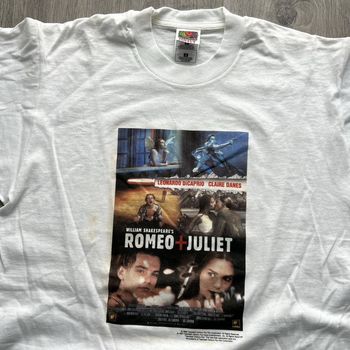 Vintage Romeo and Juliet movie shirt Leonardo Dicaprio 1997 Size US M / EU 48-50 / 2 - 9 Thumbnail