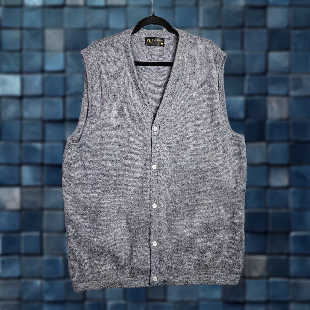 Vintage La Vicunita Men Alpaca Vest L Gray Button Front Sleeveless Knit Cardigan Size US L / EU 52-54 / 3 - 1 Thumbnail