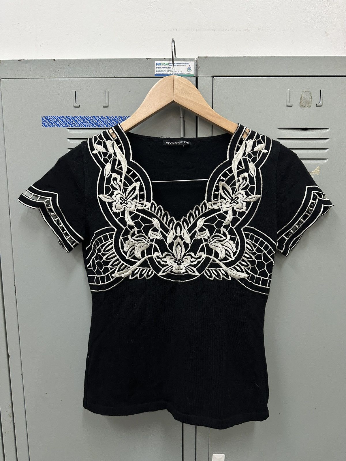 Vivienne Tam Vivienne Tam Black Silver Beaded Top ‘Cheongsam Style’ Size S / US 4 / IT 40 - 6 Thumbnail