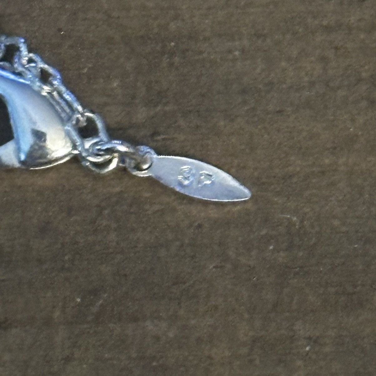 Other Avon Sparkly Vine silver tone gemstone necklace Size ONE SIZE - 5 Thumbnail