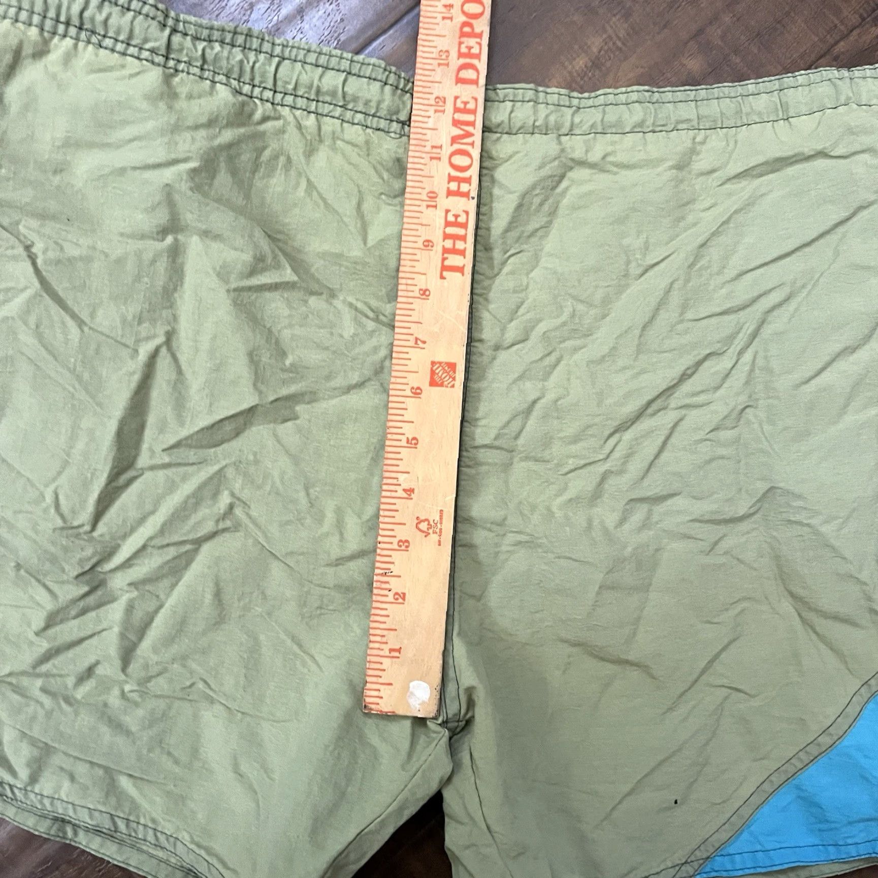 Quiksilver VINTAGE Quiksilver Board Shorts Mens 36 Beach Surf Nylon Green Camouflage Quick Dry Pockets Drawstring 90s Surfing Recreation Lifeguard Men Size US 36 / EU 52 - 4 Thumbnail