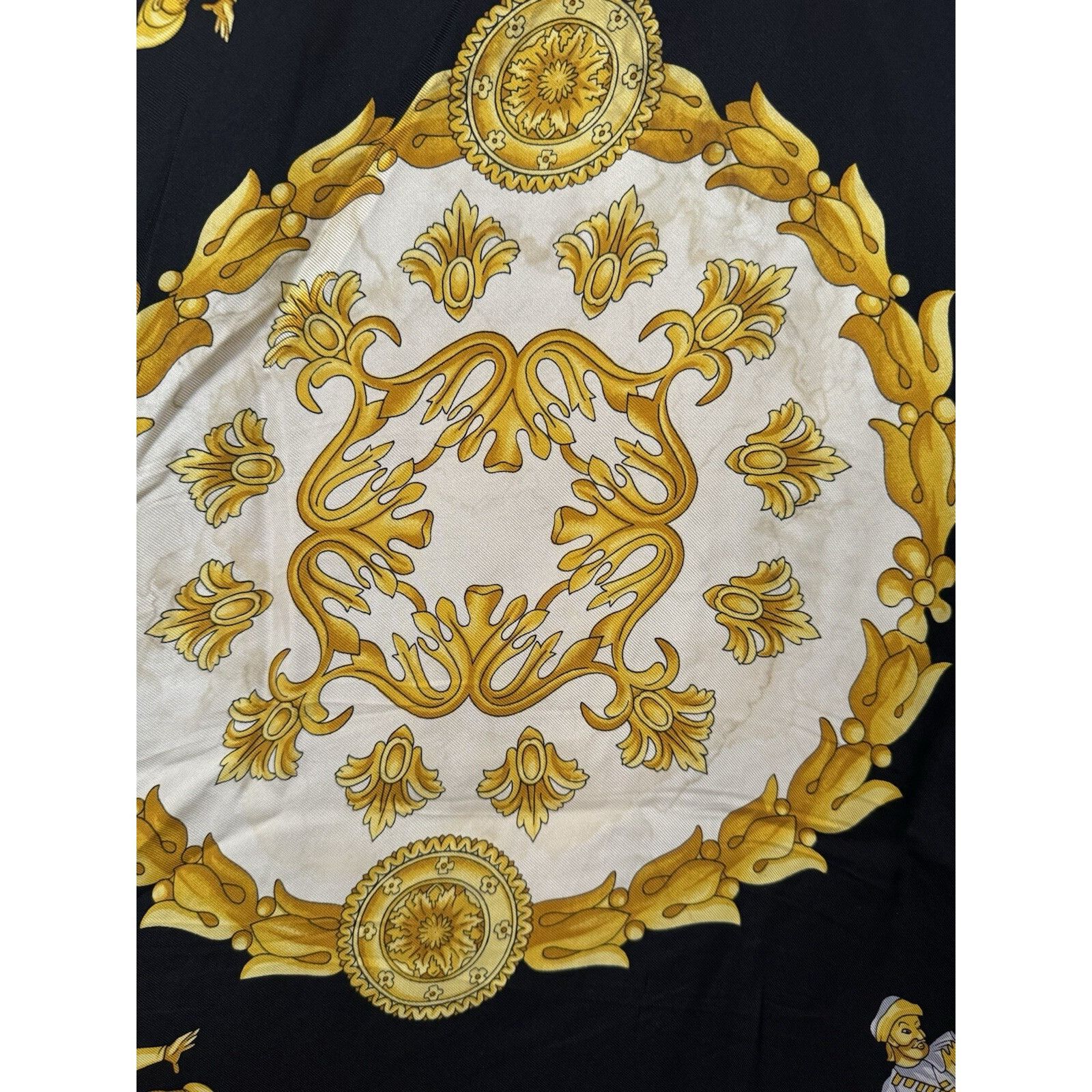 Versace Versace V2 100% Silk Baroque Button Up Shirt Long Sleeve Gol Size US L / EU 52-54 / 3 - 8 Thumbnail
