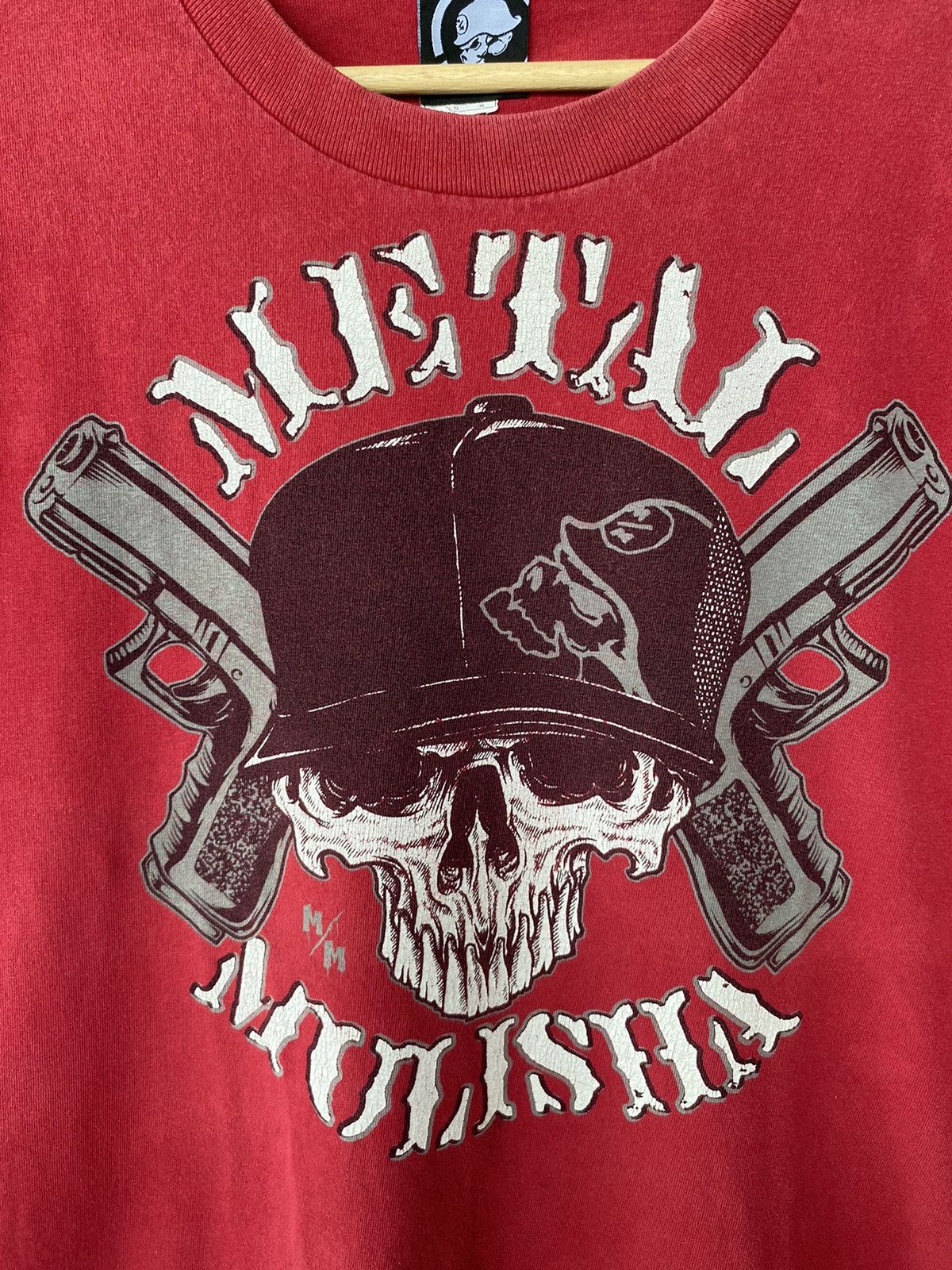 Band Tees × Metal Mulisha × Vintage Metal Mulisha Skull Double Pistol Red Tshirt Size US L / EU 52-54 / 3 - 4 Thumbnail
