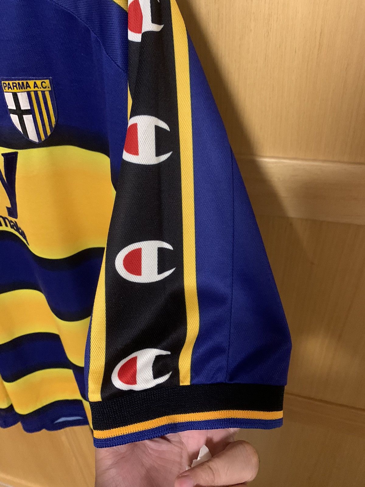 Champion × Vintage Vintage ParmaAC 2001/2002 Homekit Nakata Joy Parmalat Size US XL / EU 56 / 4 - 6 Thumbnail