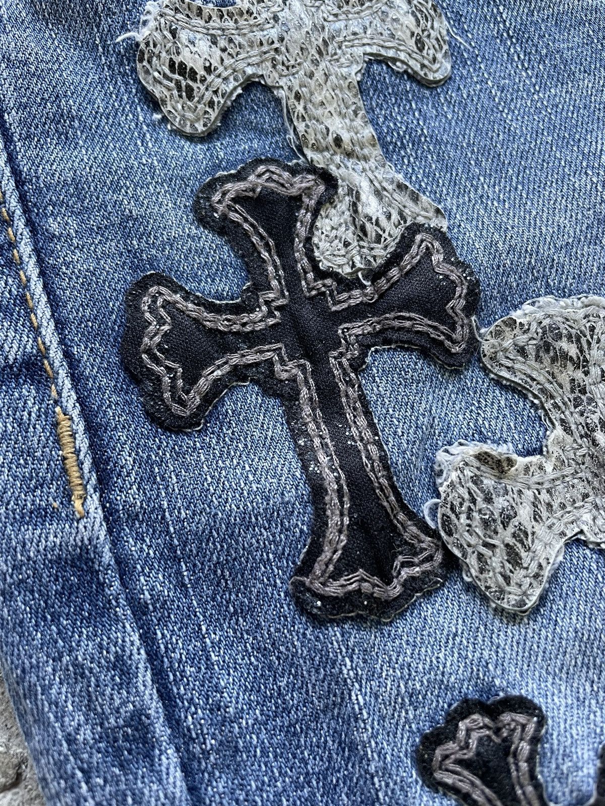 If Six Was Nine × Le Grande Bleu (L.G.B.) Red Pepper ChromeHearts Motive Denim Size US 34 / EU 50 - 6 Thumbnail