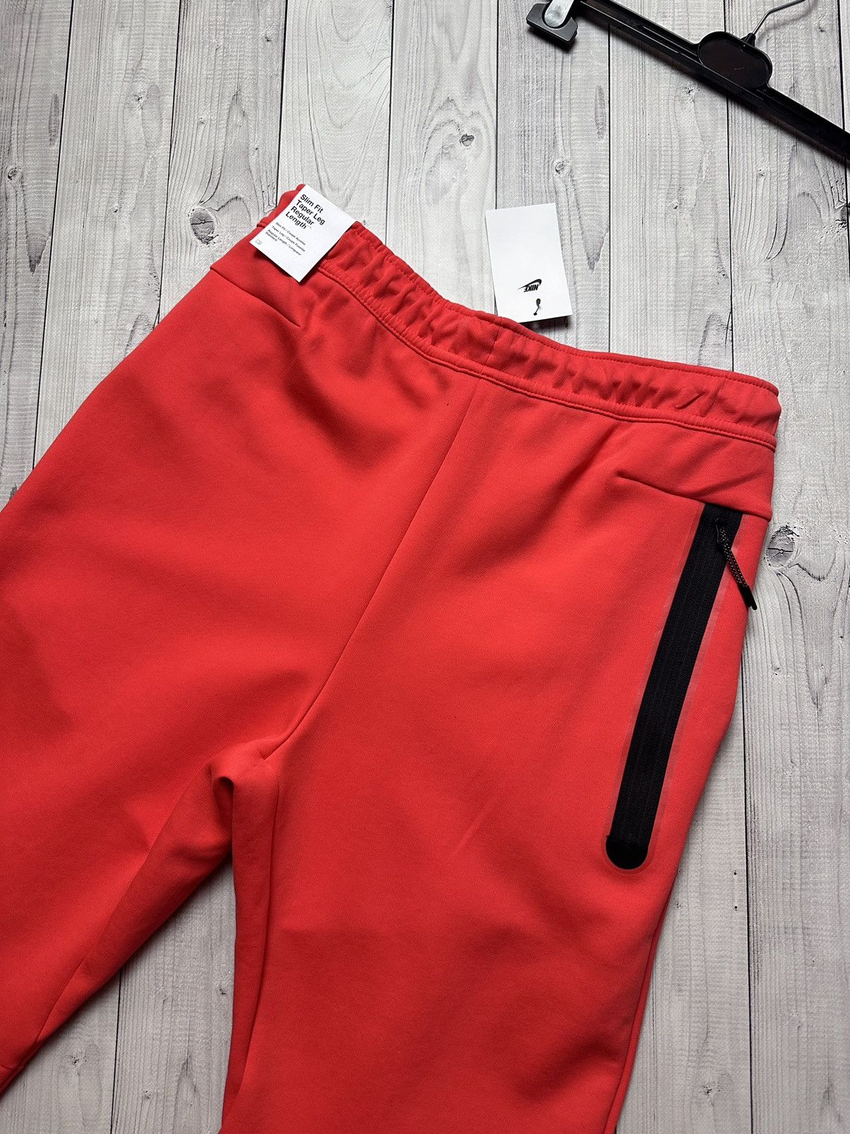 Nike Nike tech fleece joggers size L red logo drill Size US 34 / EU 50 - 4 Thumbnail