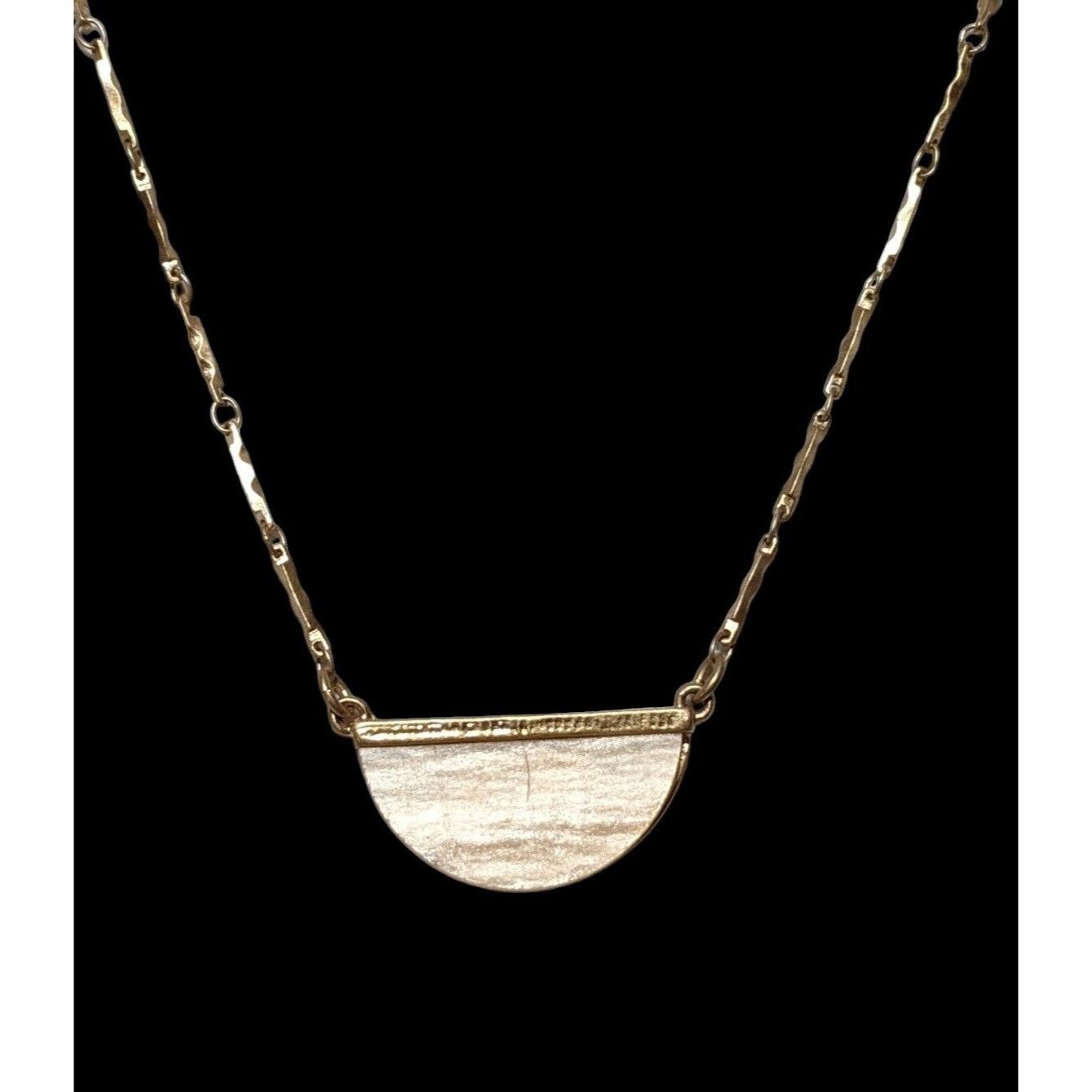 Other Minimalist Gold Shell Pendant Necklace Size ONE SIZE - 1 Thumbnail