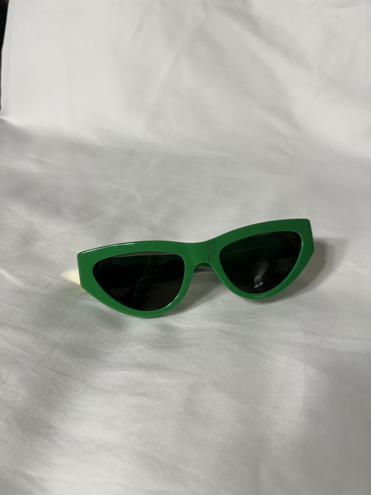 image of Bottega Veneta Angle Glasses in Green, Women's
