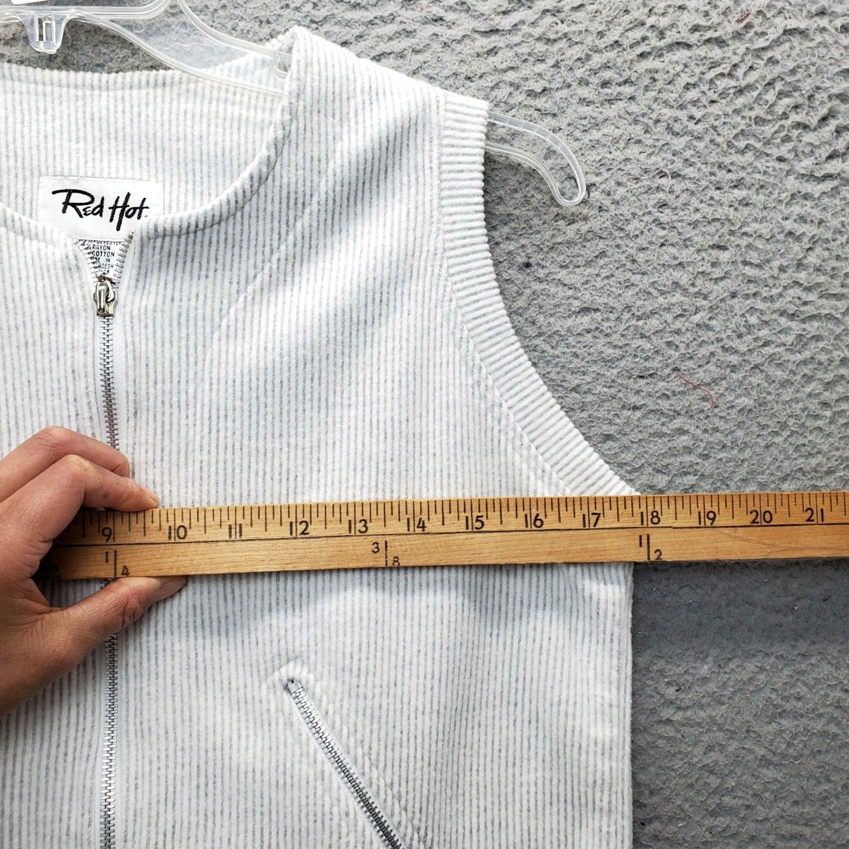 Vintage Red Hot Sweater Vest Women S Gray Cotton Blend Sleeveless Full Zip Knit Shirt Vest Size S / US 4 / IT 40 - 3 Thumbnail