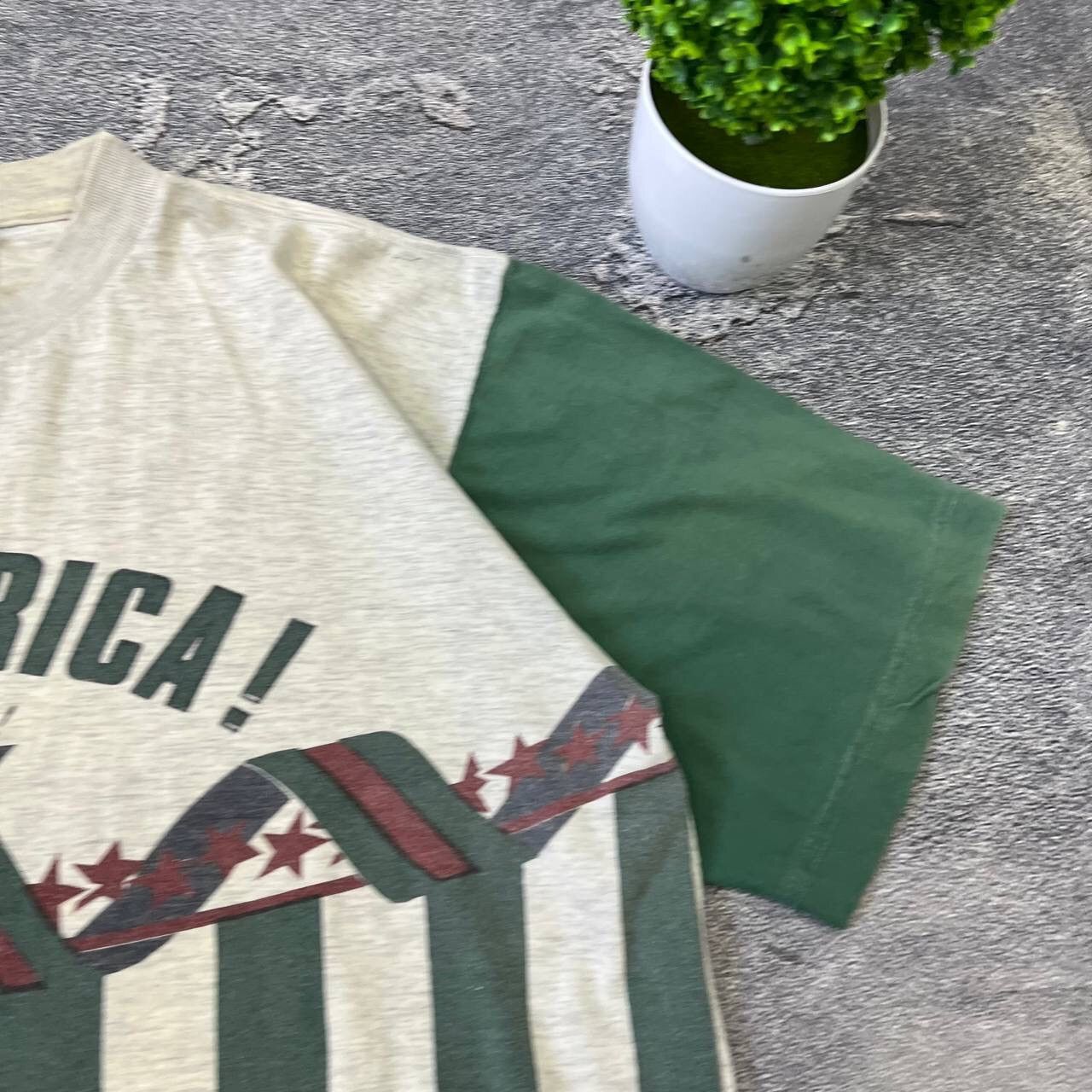 Vintage Vintage 90s Old America! Big Logo T-Shirt Size S Size US S / EU 44-46 / 1 - 14 Thumbnail