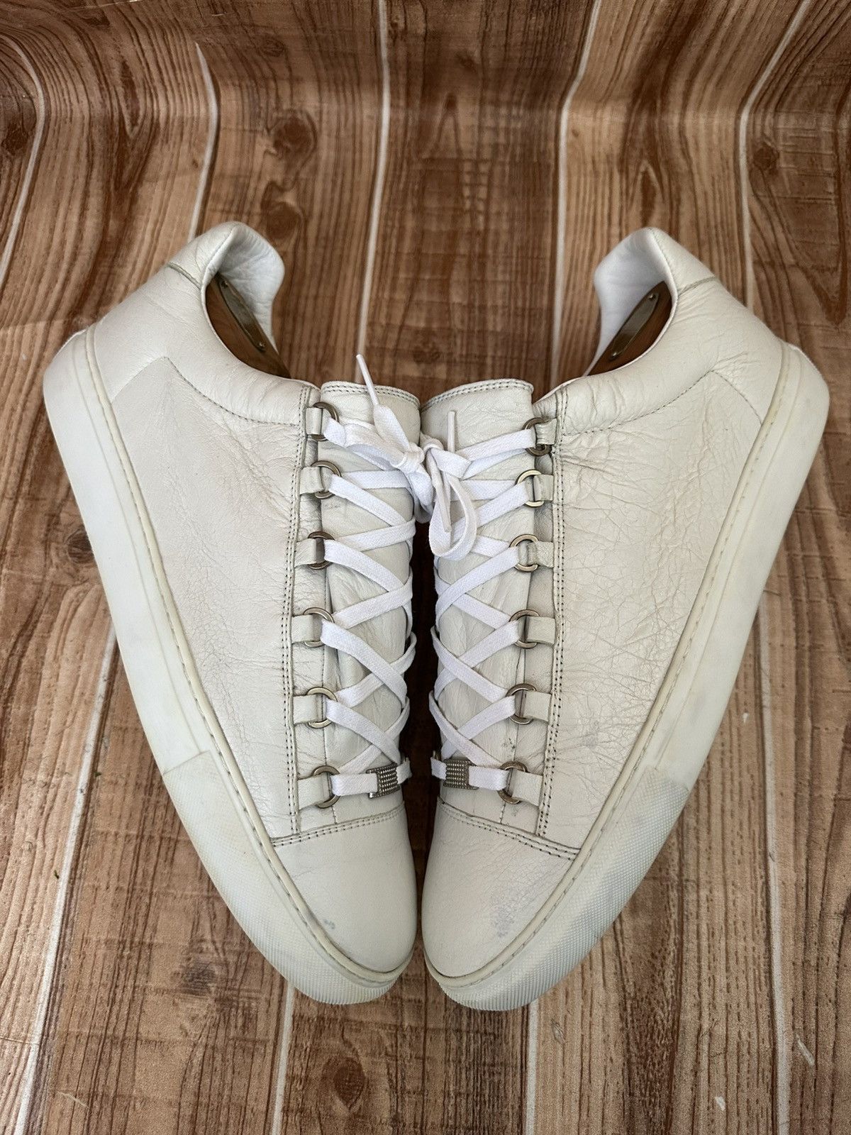 Balenciaga Balenciaga Arena Cracked White Leather Lowtop Sneaks Size US 13 / EU 46 - 4 Thumbnail