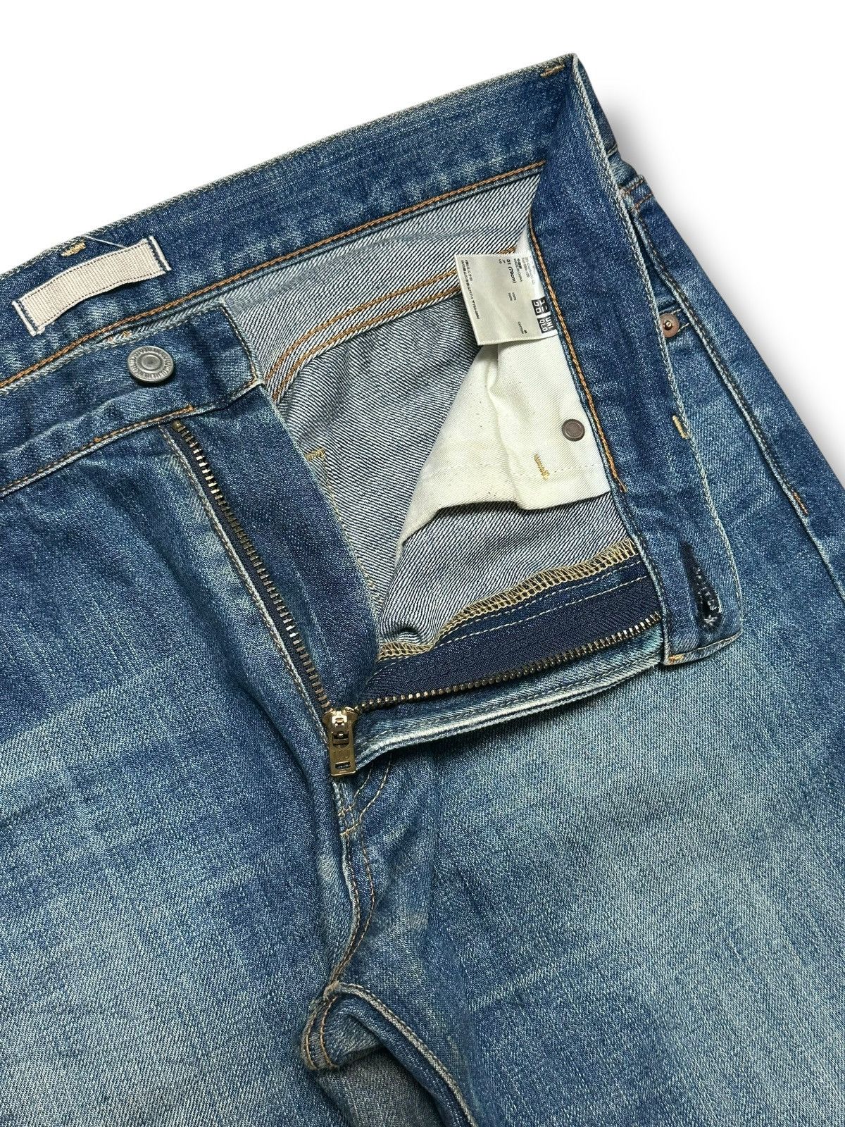 Uniqlo Uniqlo Regular Fit Denim Light fading and Wear Looks Size US 34 / EU 50 - 9 Thumbnail