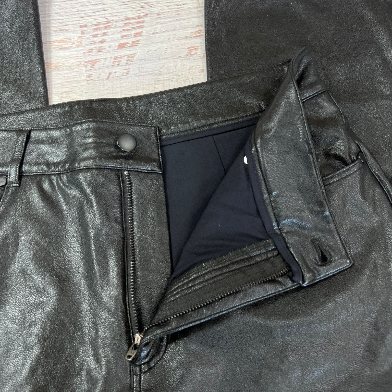 Commando Commando Faux Leather Five Pocket Flare Pant L Black EUC Size 26" / US 2 / IT 38 - 5 Thumbnail