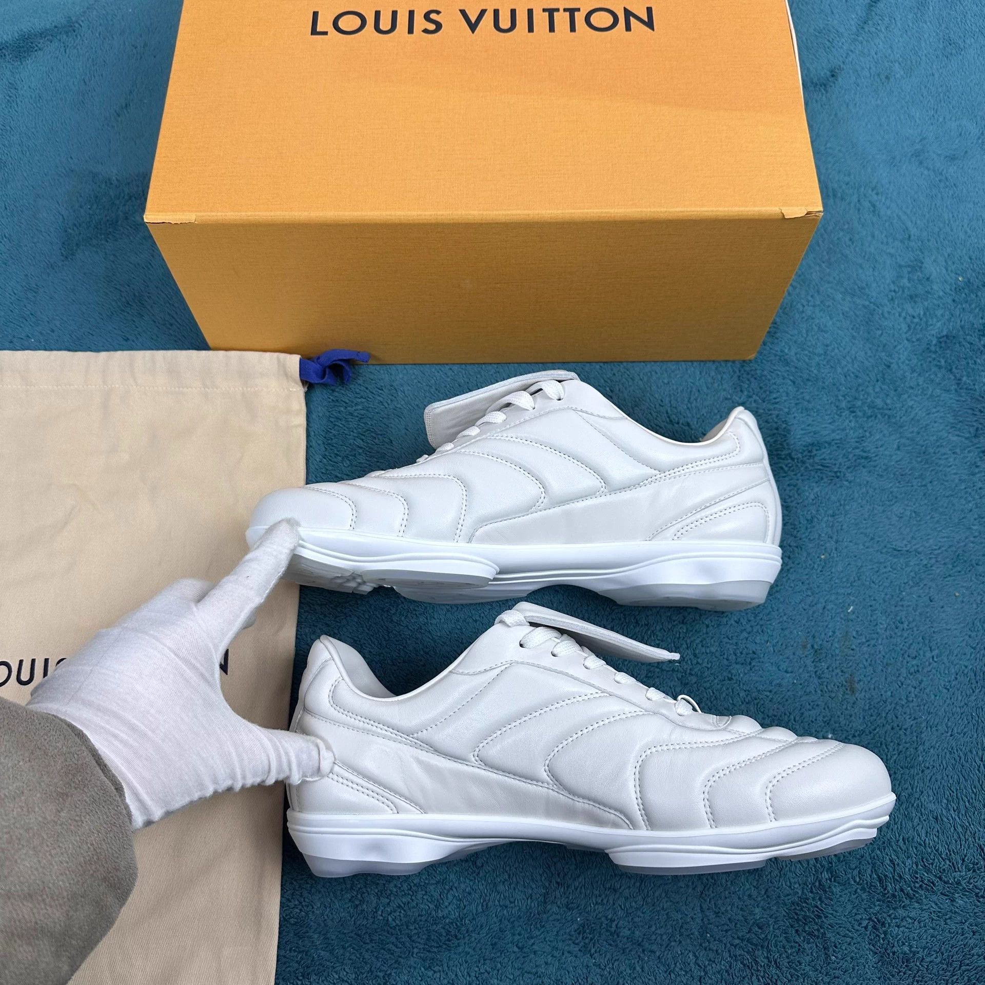 Louis Vuitton LV Footprint Men's Sheepskin Football Sneakers White 8/42 Size US 8.5 / EU 41-42 - 3 Thumbnail