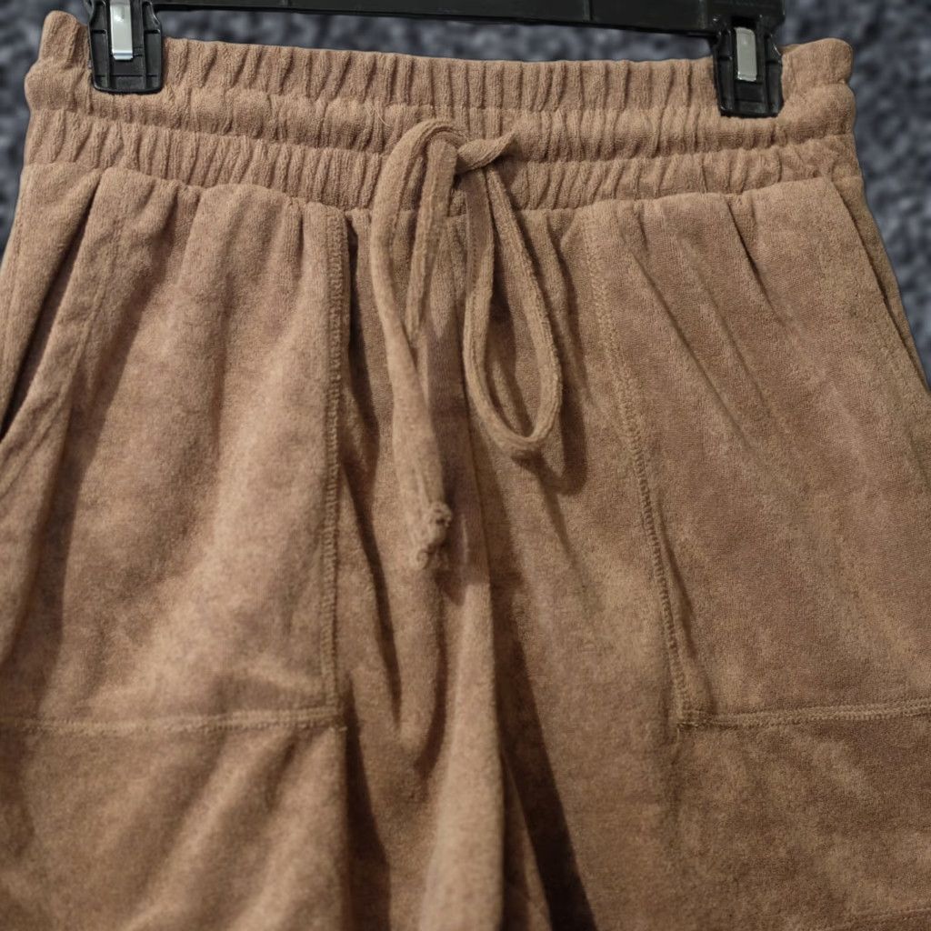 Vintage Zenana Brown Women's M Terry Cloth Shorts Casual Slim Fit Cotton/Polyester H86-15 4 Inseam Rem Size 32" / US 10 / IT 46 - 1 Thumbnail