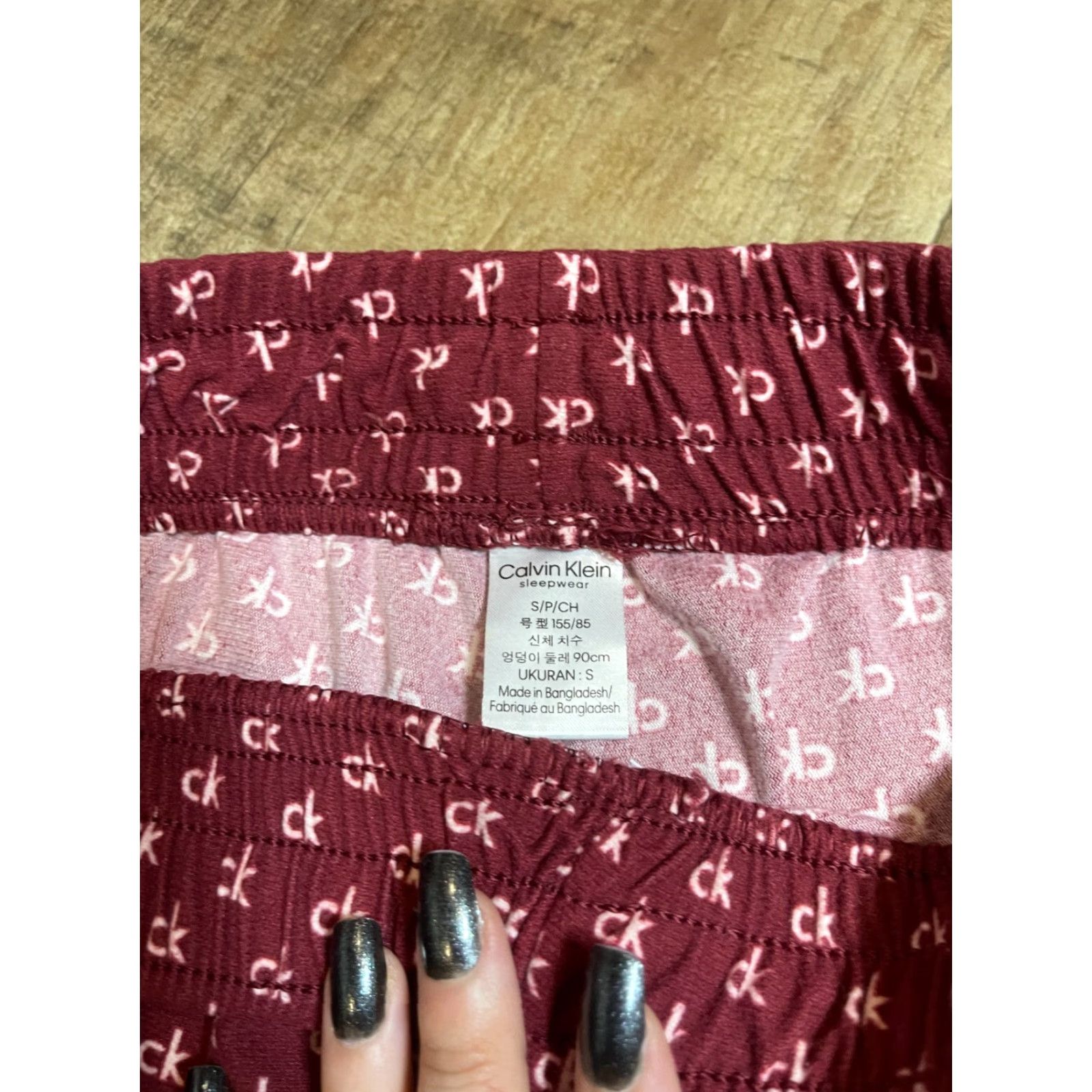 Calvin Klein Calvin Klein Pajama Pants PJ Bottoms Unisex Adults S Red Logo All Over Print Pants - Small S Red Logo Pajama Bottoms Size 28" / US 6 / IT 42 - 4 Thumbnail