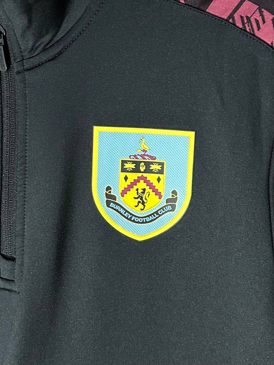 Umbro Burnley fc training Football Jersey long sleeve Shirt Umbro Size US L / EU 52-54 / 3 - 2 Thumbnail