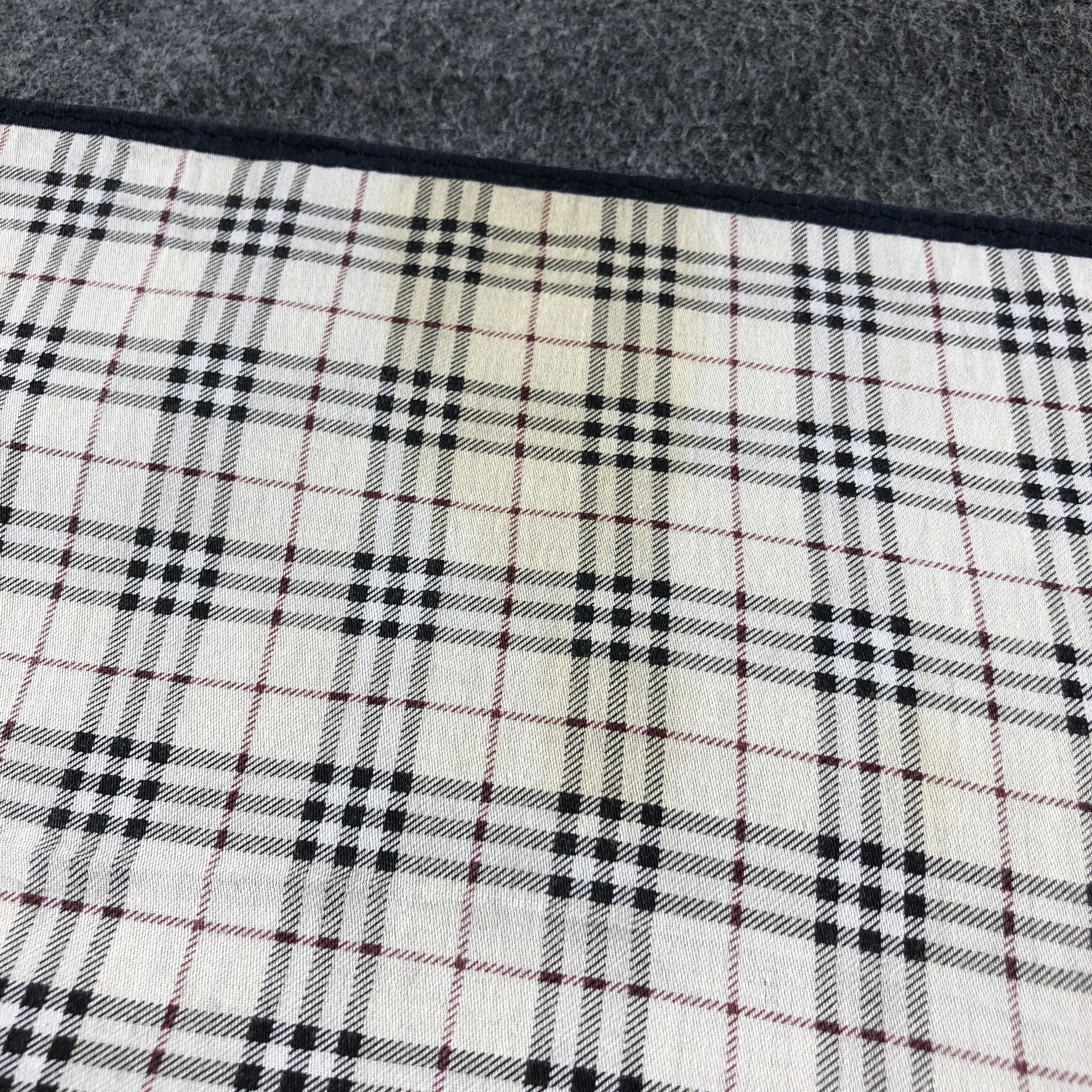 Burberry Burberry Flower Handkerchief Neckerchief Bandana H2515 Size ONE SIZE - 8 Thumbnail