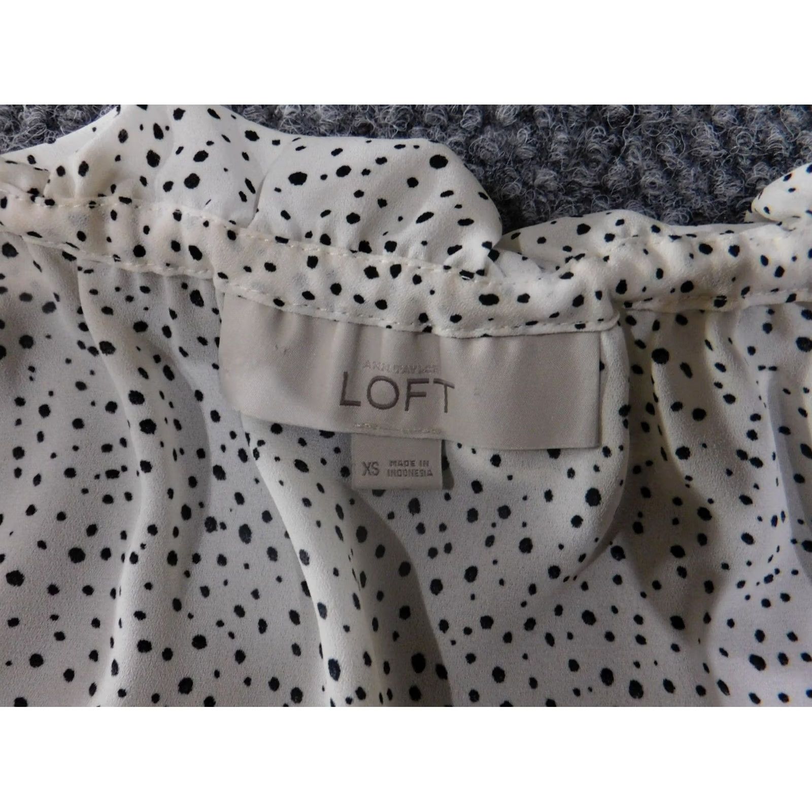 Ann Taylor Loft Ann Taylor Blouse Womens XS White Polka Dot Sleeveless Round Neck Ruffle Pullover Size XS / US 0-2 / IT 36-38 - 4 Thumbnail