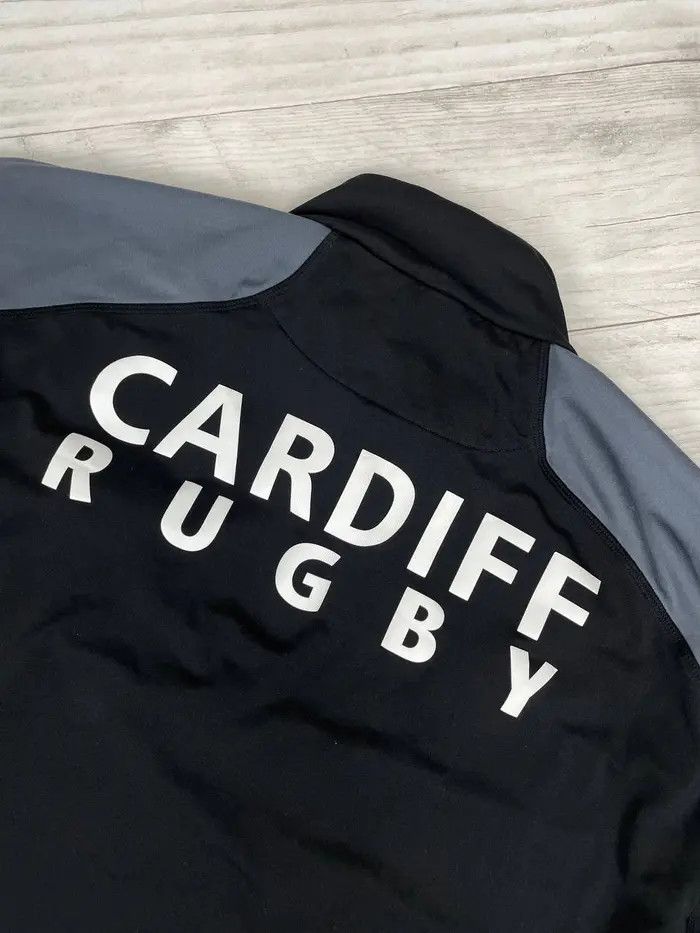 Macron Cardiff Blues Wales Rugby Training Top Shirt Jersey Size 3XL Size US XXL / EU 58 / 5 - 11 Thumbnail