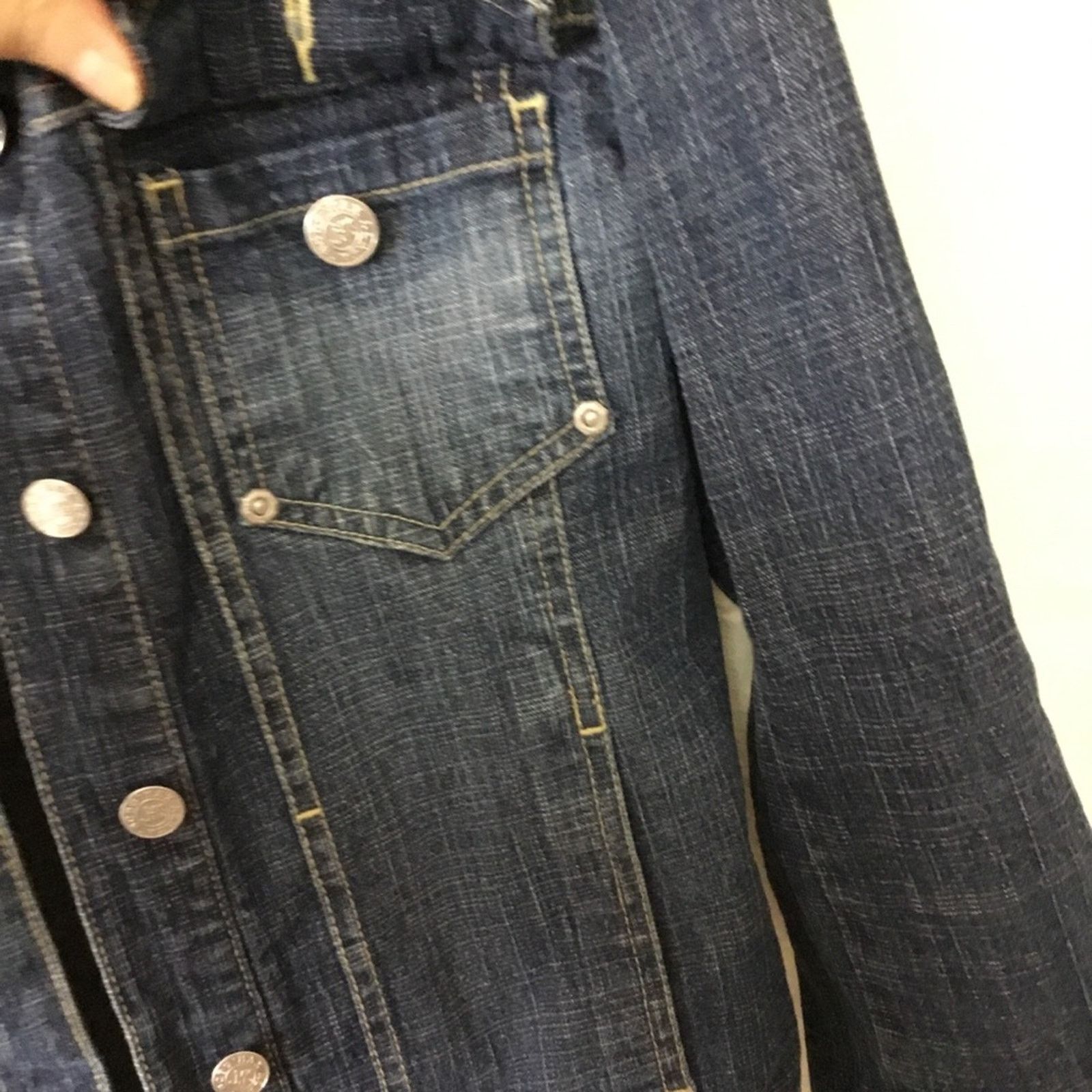 Bcbgmaxazria BCBGMaxAzria Jeans Cropped Jean Jacket Size XS / US 0-2 / IT 36-38 - 6 Thumbnail