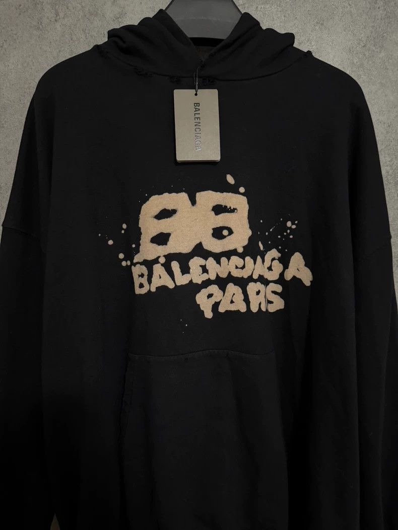 Balenciaga Balenciaga Hooded Sweatshirt with Graffiti and Dripping Le Size US XS / EU 42 / 0 - 2 Thumbnail