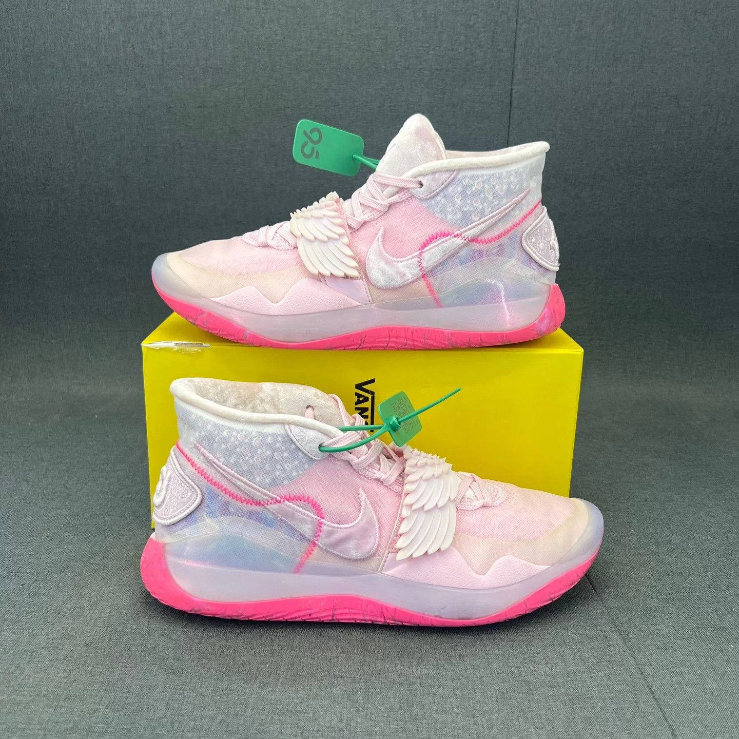 Nike Nike KD 12 Breast Cancer 44.5 Rare New Box Size US 11.5 / EU 44-45 - 2 Thumbnail