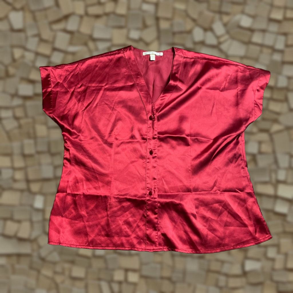 Victoria's Secret **VINTAGE Victoria's Secret Red Women's Sleepwear Large Button Up Shirt** User: Vintage Victoria's Secret Red Women's Large Sleepwear Button Up Shirt Size L / US 10 / IT 46 - 1 Thumbnail
