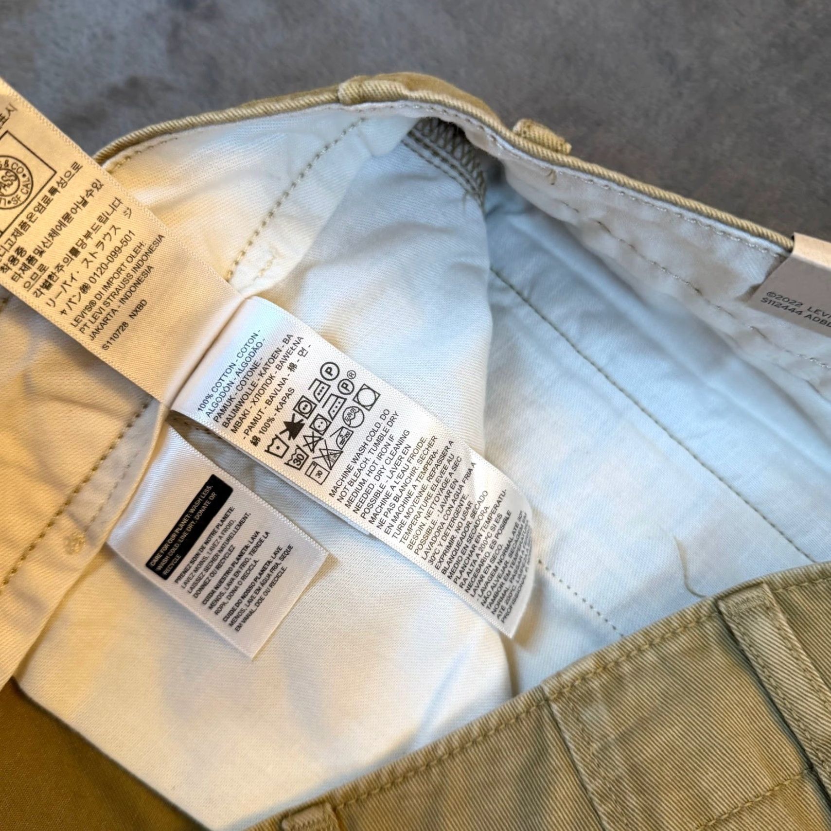 Levi's VINTAGE Levis Ace Cargo Pants Mens 30x30" Tan Khaki Relaxed Tapered Cotton NWT Size US 30 / EU 46 - 7 Thumbnail