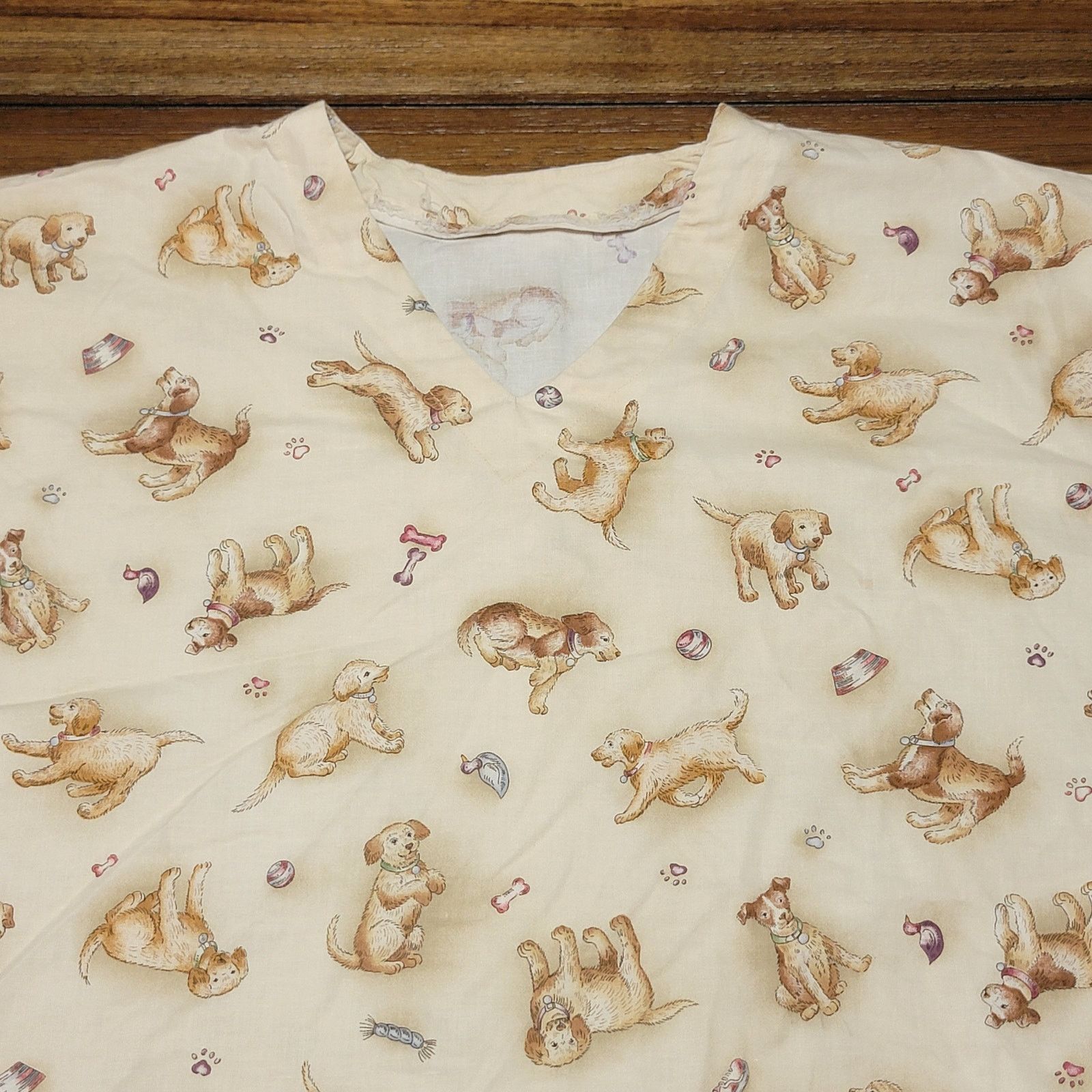 Other Beige V-Neck Scrub Top w/ All Over Puppies - Size Large Size L / US 10 / IT 46 - 2 Thumbnail