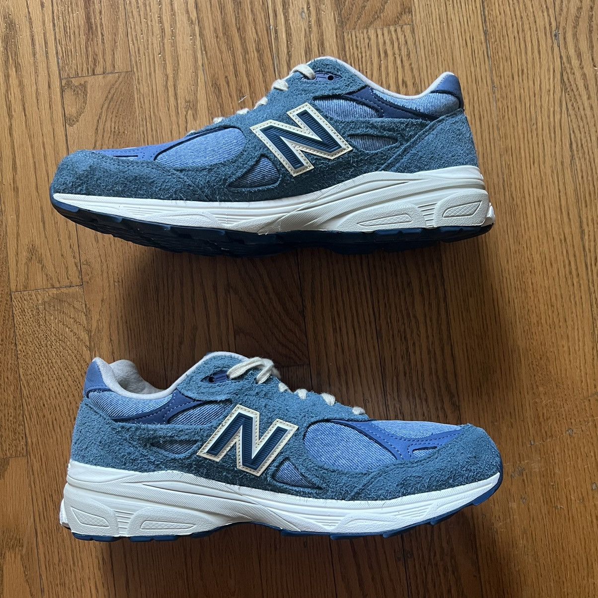 990v3 levi's