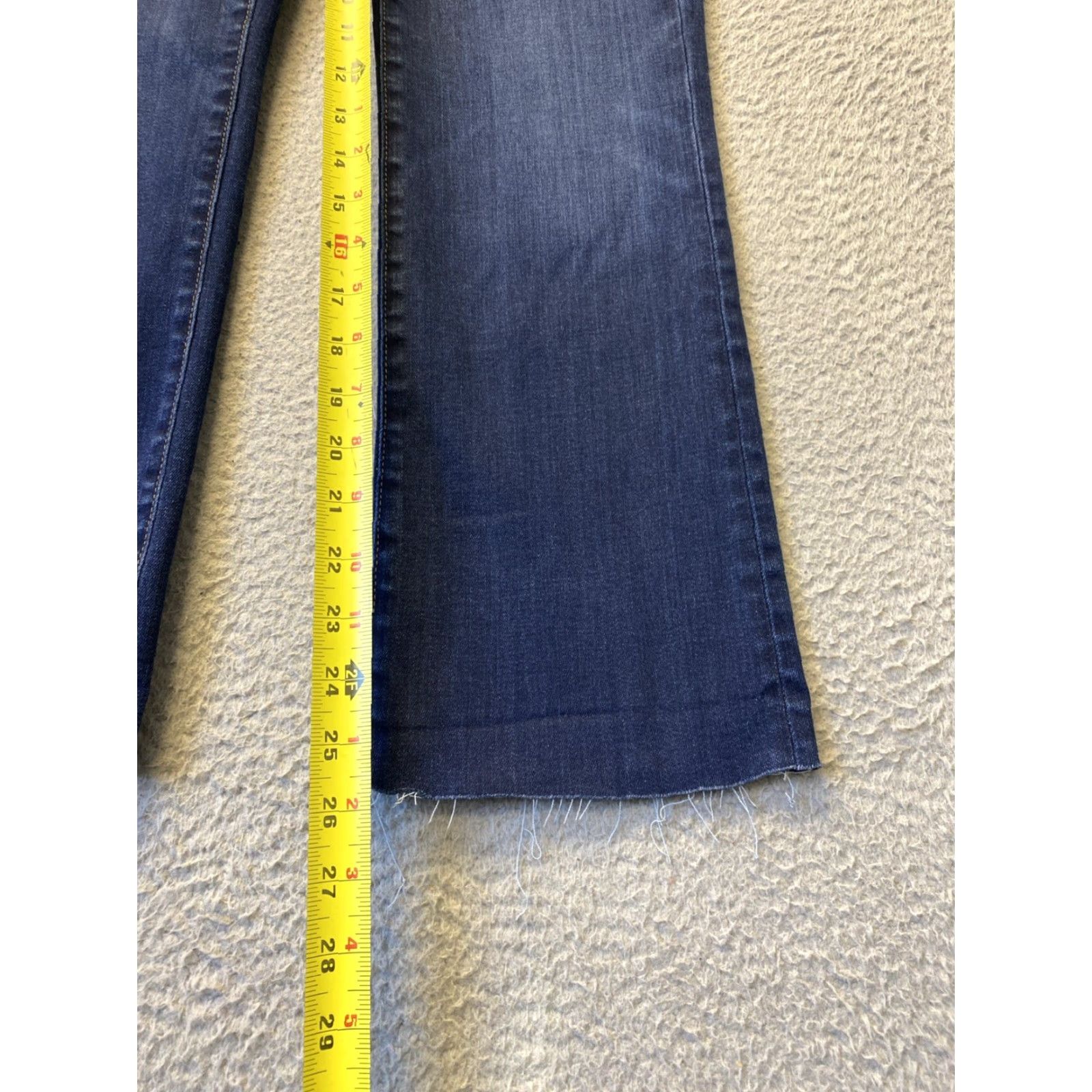 Madewell Madewell Jeans Womens 28x26 Blue Denim Semi Bootcut Leg Raw Hem /159-36 Size 28" / US 6 / IT 42 - 7 Thumbnail