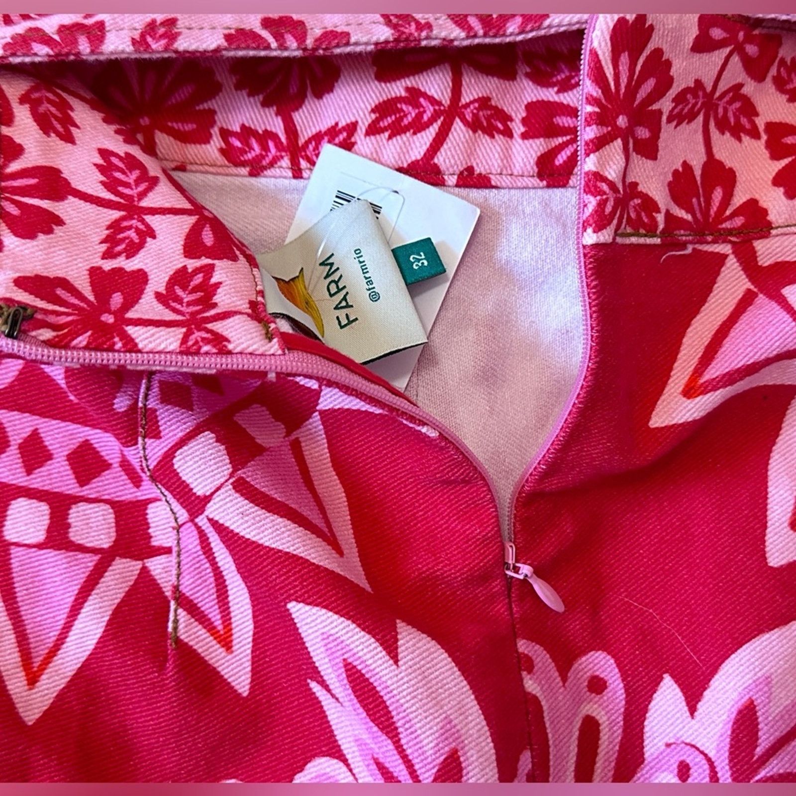 Farm Rio NWT Farm Rio Flora Tapestry Shorts in Red Size 32" / US 10 / IT 46 - 6 Thumbnail