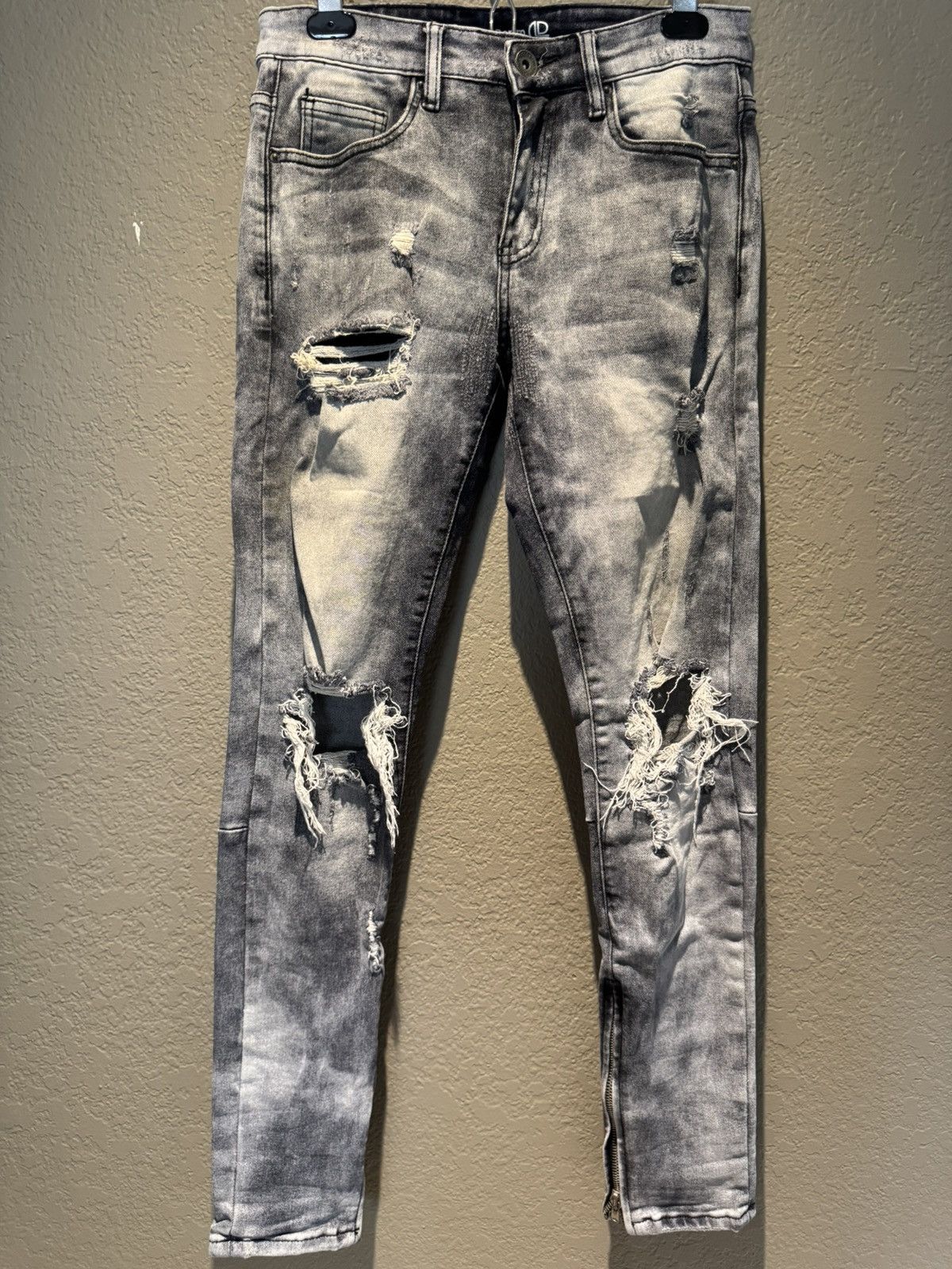 Crysp Denim Grey Distressed Zipper Skinny Crysp Denim Skinny Jeans Size US 30 / EU 46 - 1 Thumbnail