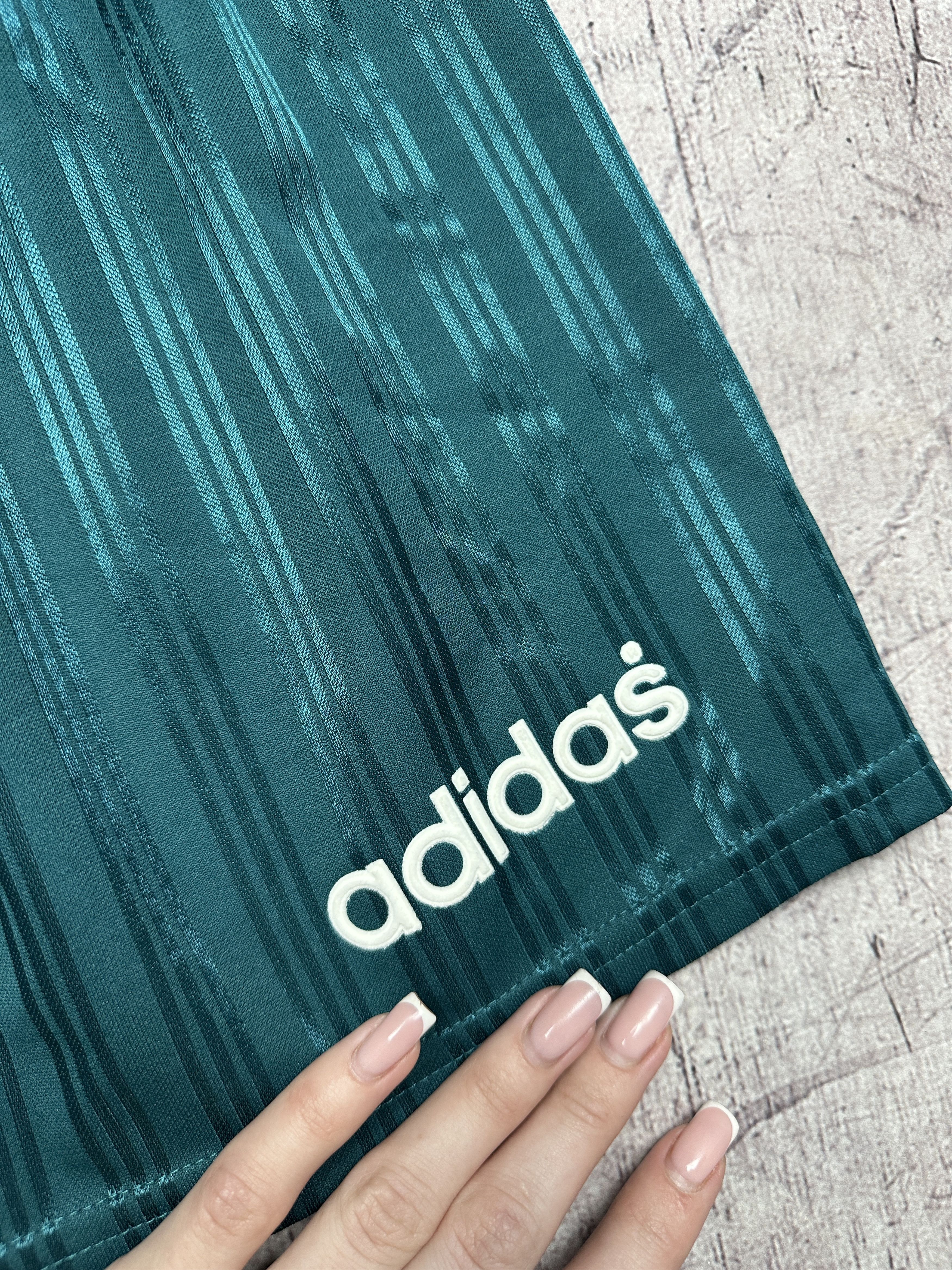 Adidas Adidas 90s Vintage Mens Shorts Size US 36 / EU 52 - 3 Thumbnail