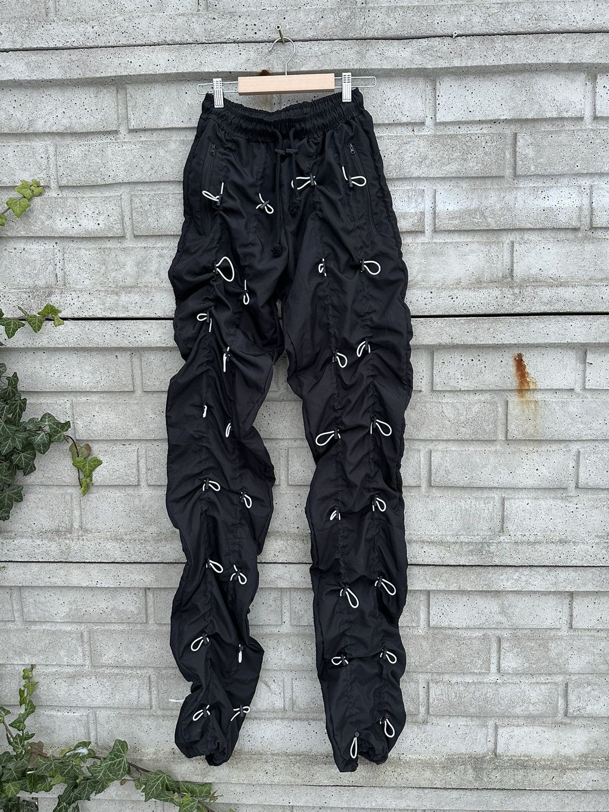 Japanese Brand Cargo pants with cuffs Mnml „Bungee Cord Pants”, size S Size US 30 / EU 46 - 1 Thumbnail