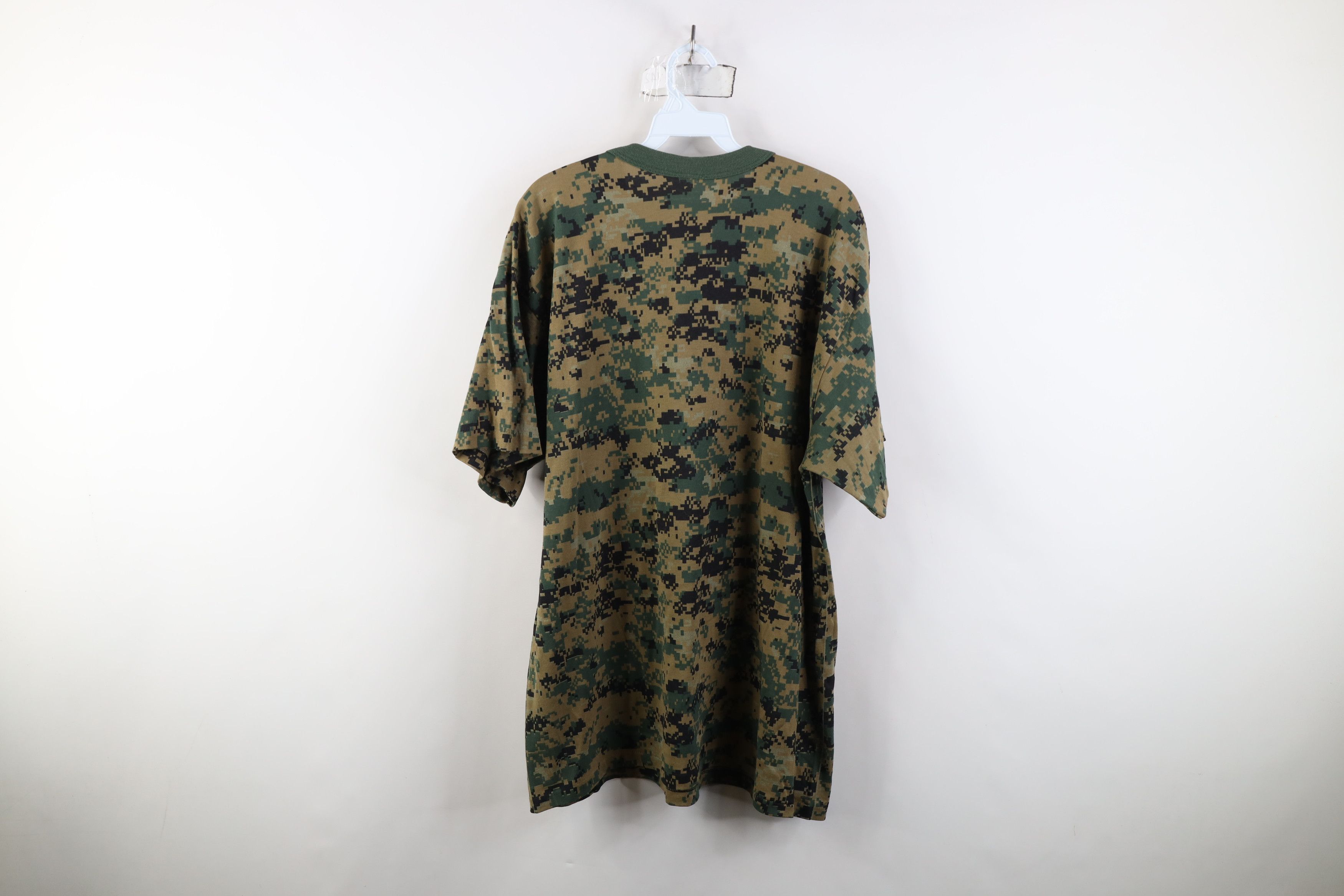 Vintage Vintage 90s Streetwear Camouflage Short Sleeve T-Shirt USA Size US XL / EU 56 / 4 - 7 Thumbnail