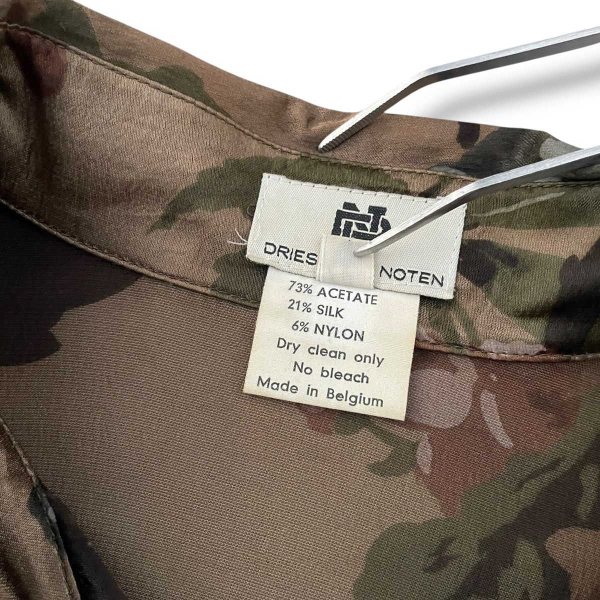 Dries Van Noten ARCHIVE Dries Van Noten 90s Acetate Floral Button-up Shirt Size XS / US 0-2 / IT 36-38 - 4 Thumbnail