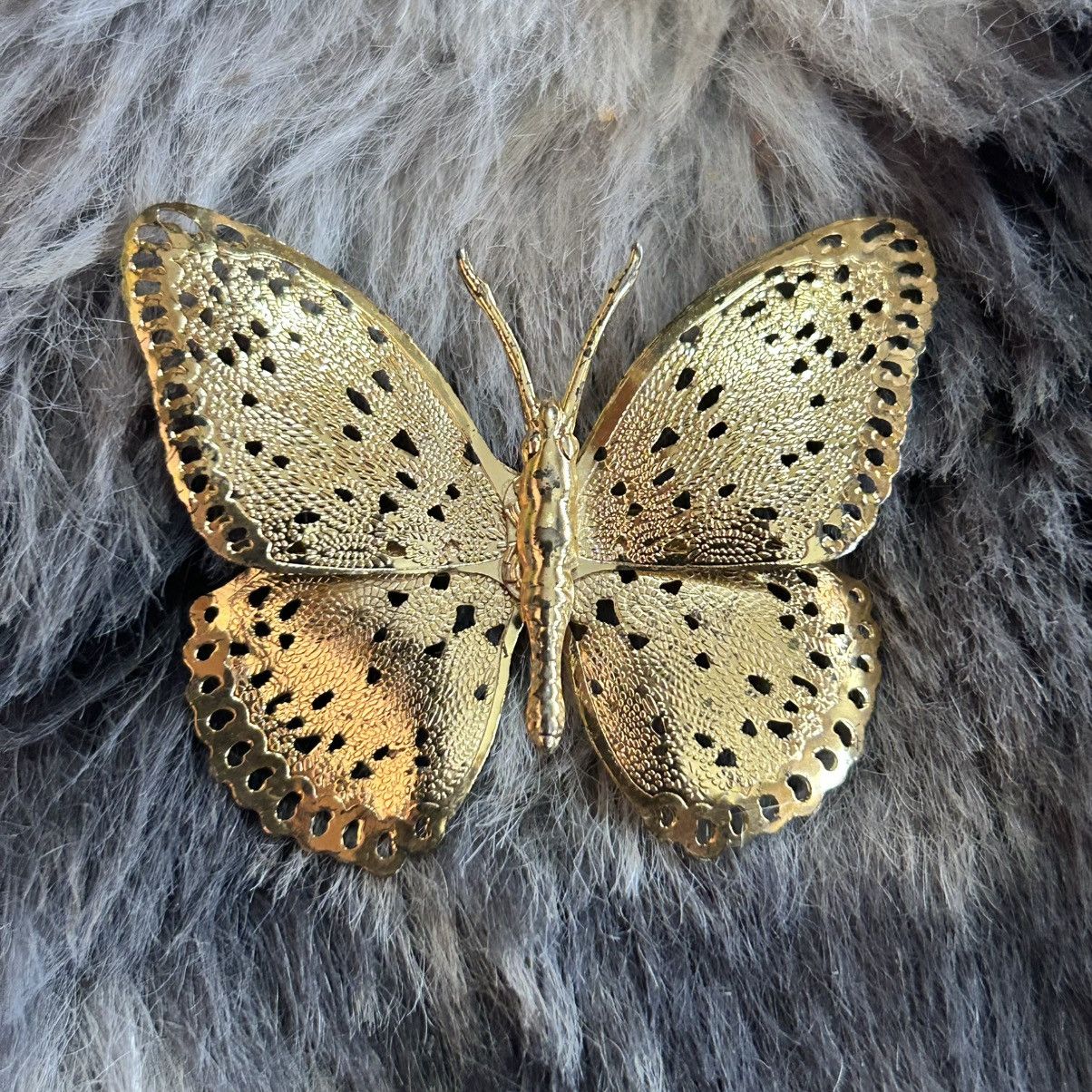 Vintage Vintage filigree shiny gold plated butterfly brooch pin Size ONE SIZE - 1 Thumbnail