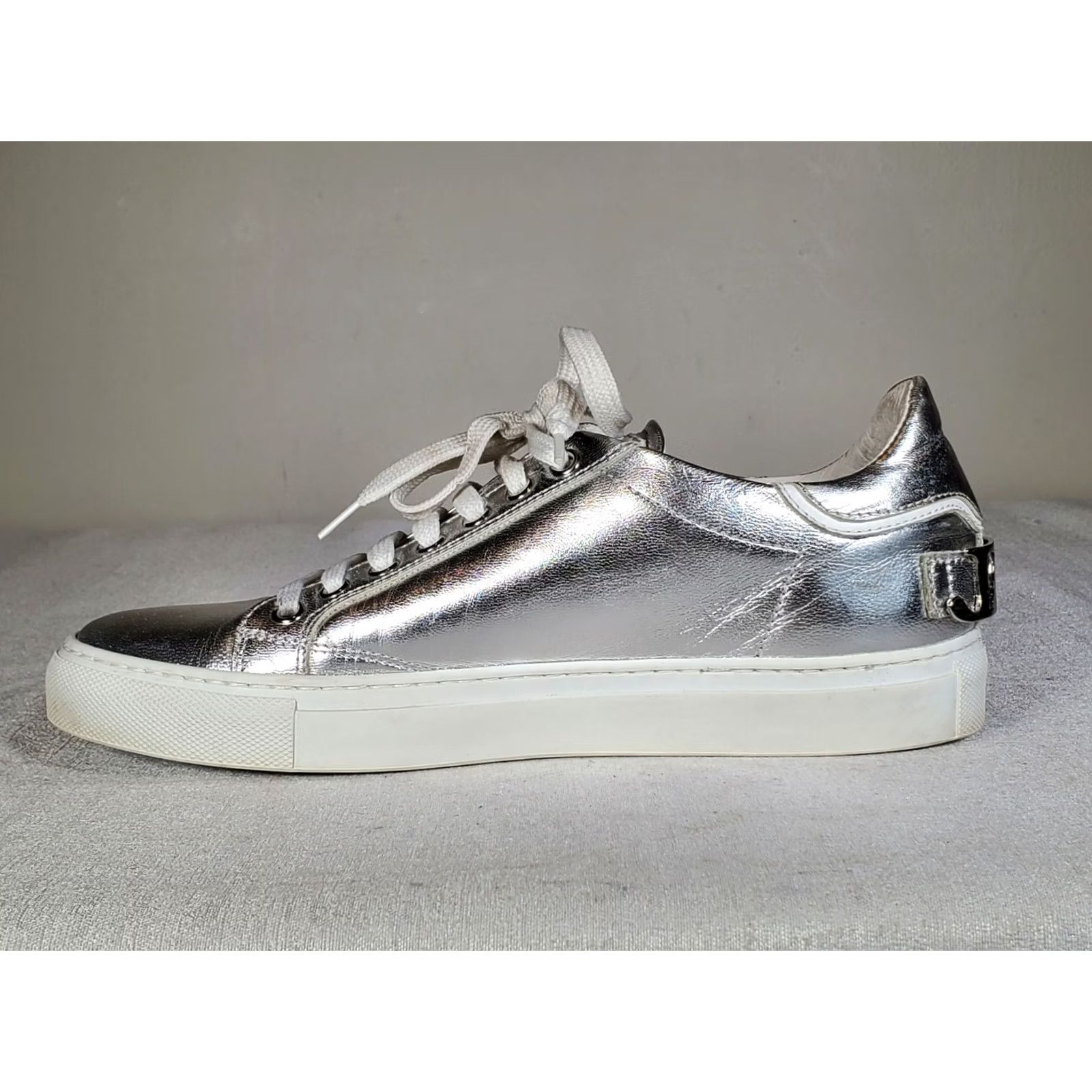 John Galliano John Galliano Paris Metallic Leather Low-Top Sneakers Silver Women's US 8 EU 38.5 Leather Lining Micro Logo Initials Italy Shoes Sneaker Athletic Size US 8 / IT 38 - 4 Thumbnail