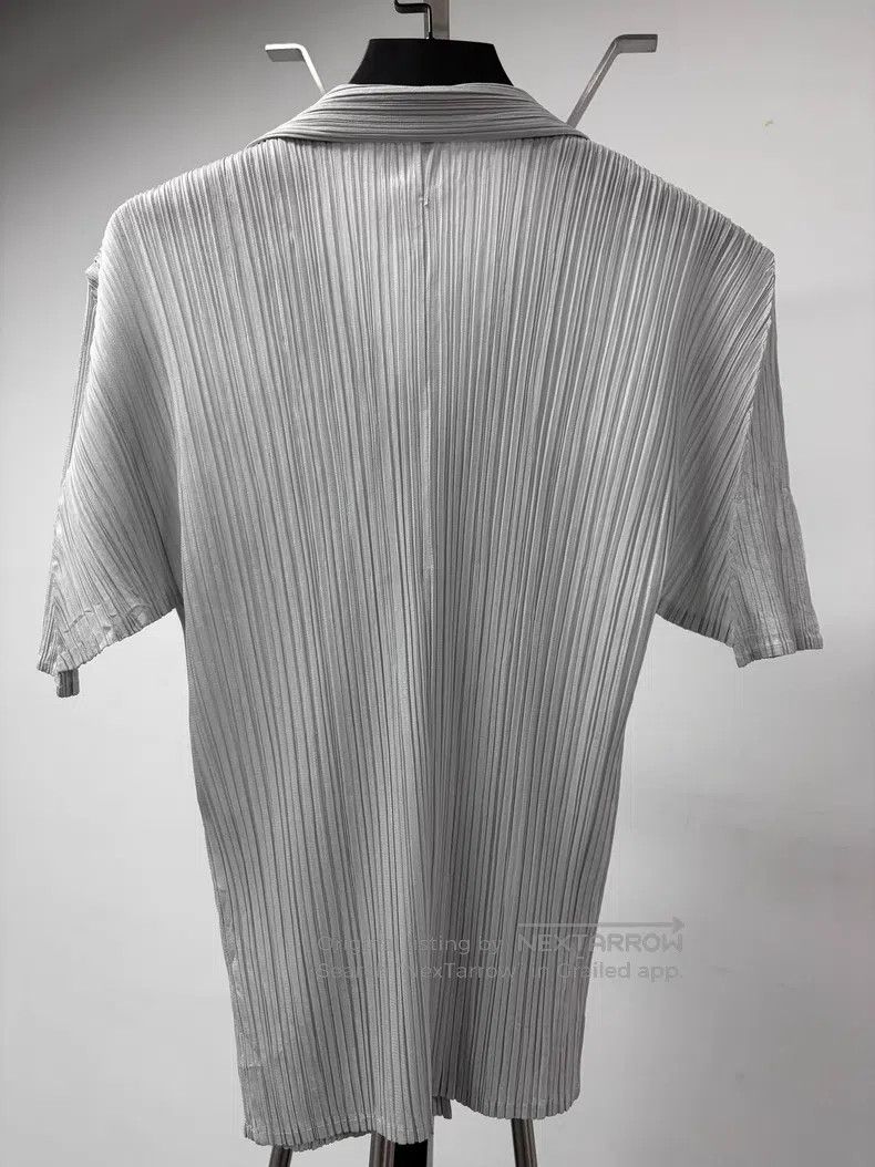 Issey Miyake Issey Miyake Silver Gray Pleated Short Sleeve Size L / US 10 / IT 46 - 2 Thumbnail