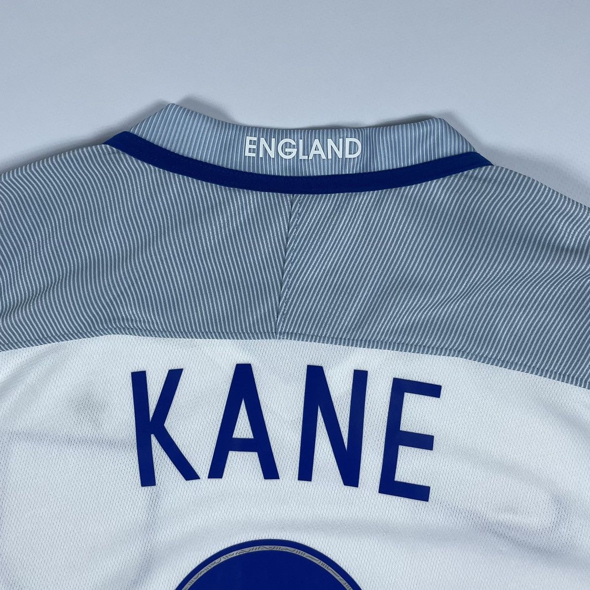 Nike Nike England Harry Kane #9 Soccer Jersey Size US XL / EU 56 / 4 - 14 Thumbnail