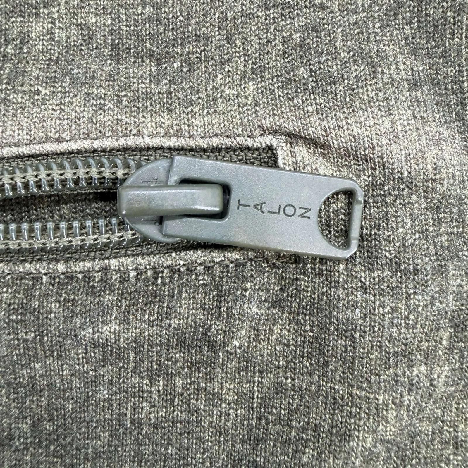 Yeezy Yeezy Season 3 Moto Crew L/S M New with Tags D9303 Size US M / EU 48-50 / 2 - 7 Thumbnail