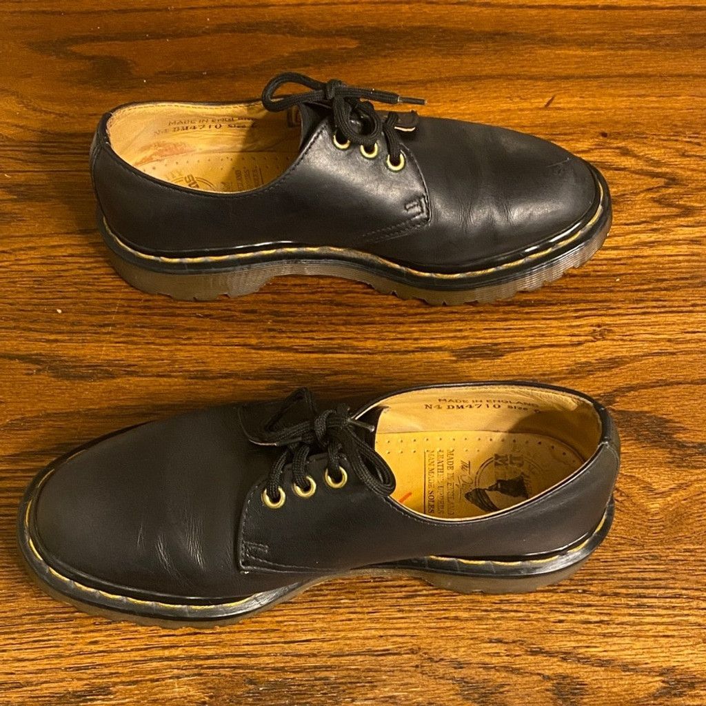 Dr. Martens Dr. Martens 3 eye black low tops Vintage UK Size 6 Size US 6 / EU 39 - 8 Thumbnail
