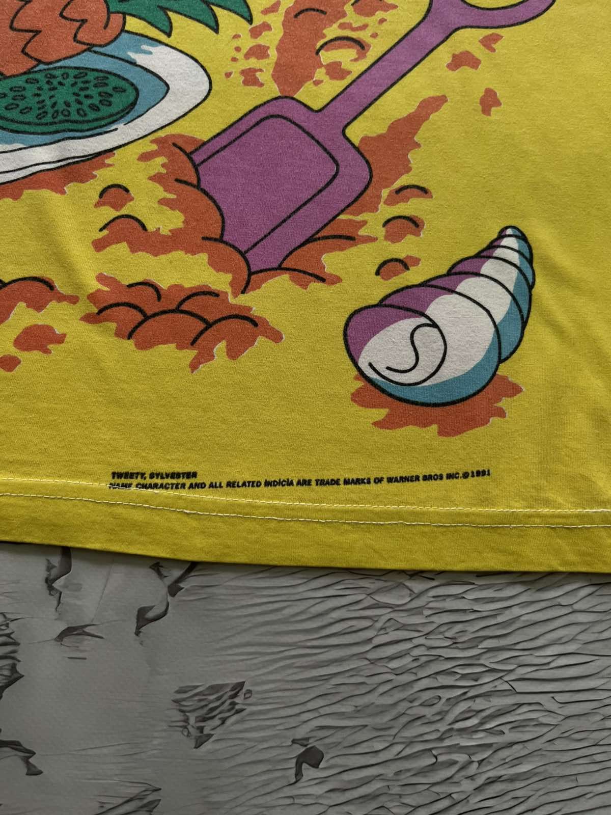 Warner Bros 1991 Paradise Beach Warner Bros Vintage Looney Tunes Tee Size US L / EU 52-54 / 3 - 6 Thumbnail