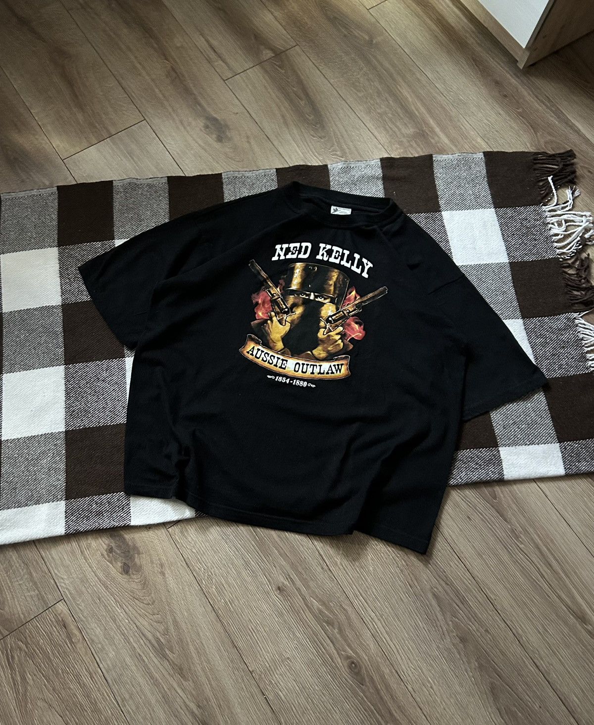 Vintage Vintage Ned Kelly Aussie Outlaw big logo rock shirt Size US XL / EU 56 / 4 - 1 Thumbnail